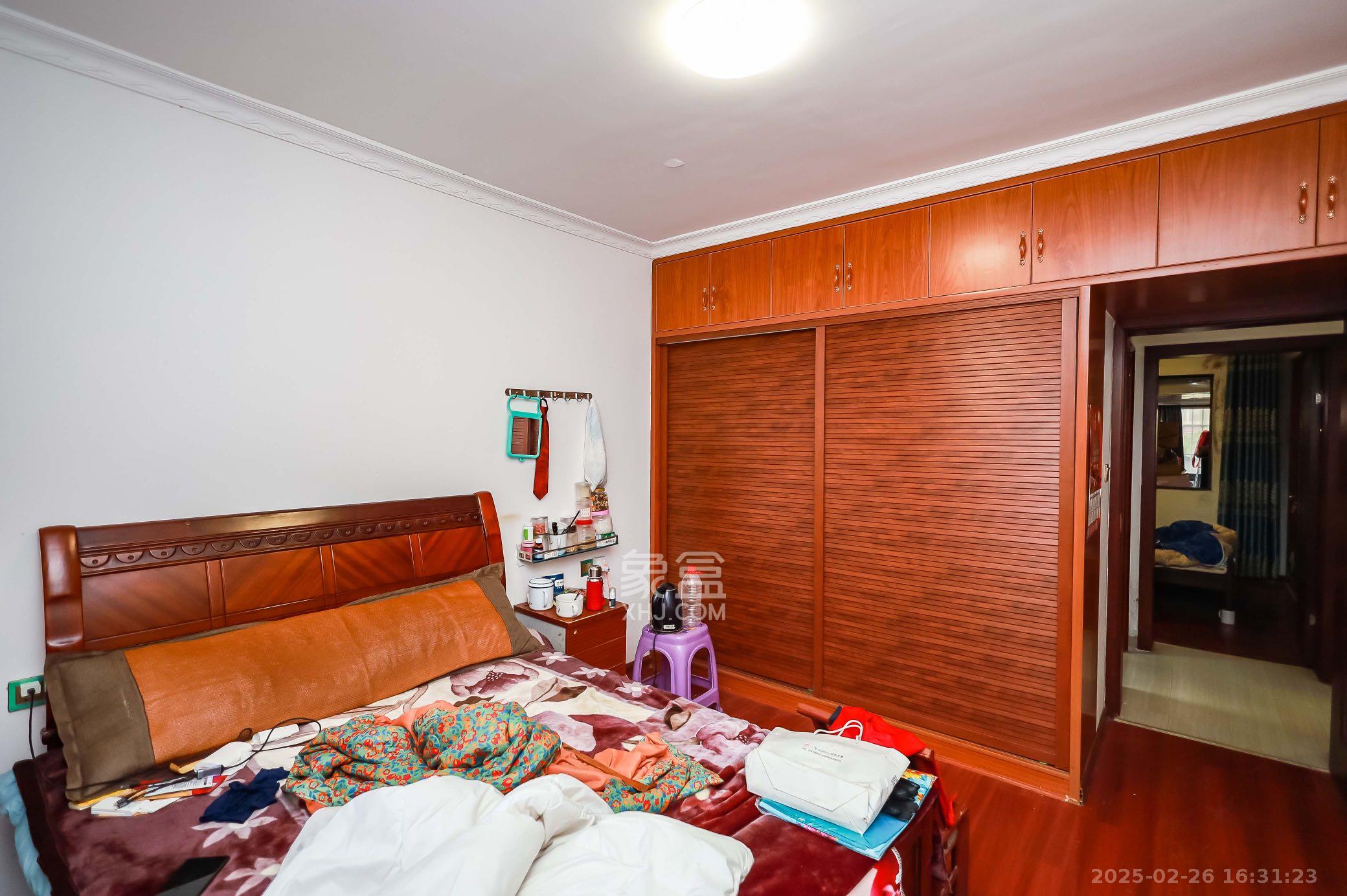 山水新城 3室2厅1卫 1000.0元/月 山水新城 3室2厅1卫 1000.0元/月室内图