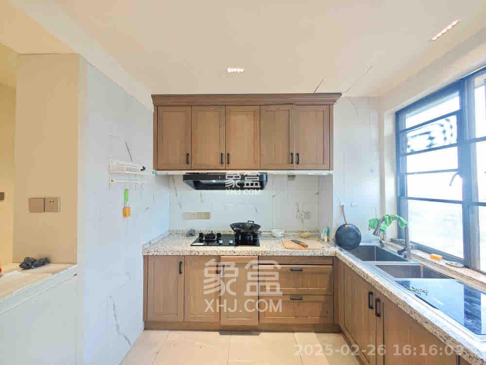 富春山  4室2厅2卫   3000.00元/月室内图