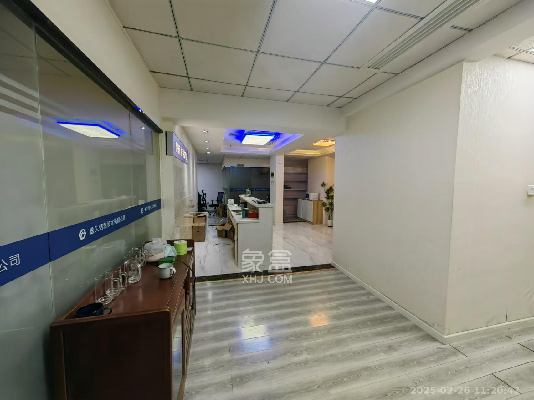 东怡外国(南湖一号) 1室1厅1卫 2500.0元/月 东怡外国(南湖一号) 1室1厅1卫 2500.0元/月室内图