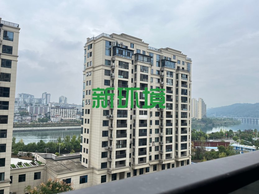江与城  3室2厅2卫   83.80万客厅