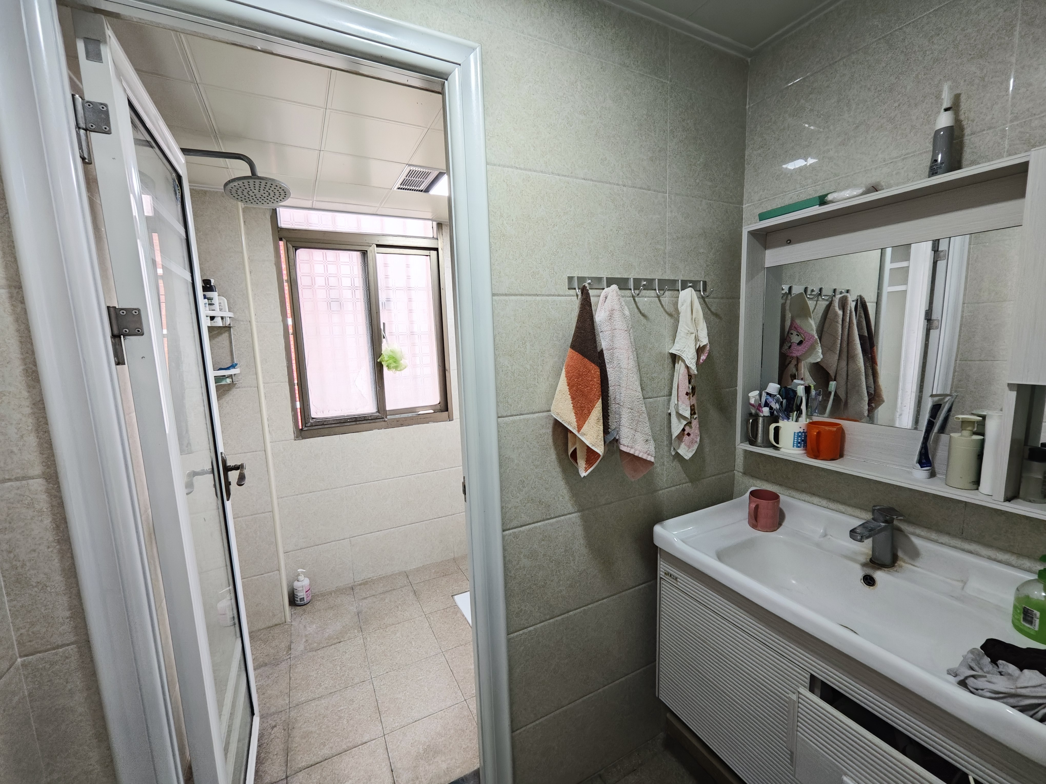 东方豪苑 3室2厅2卫 1800.0元/月 东方豪苑 3室2厅2卫 1800.0元/月室内图