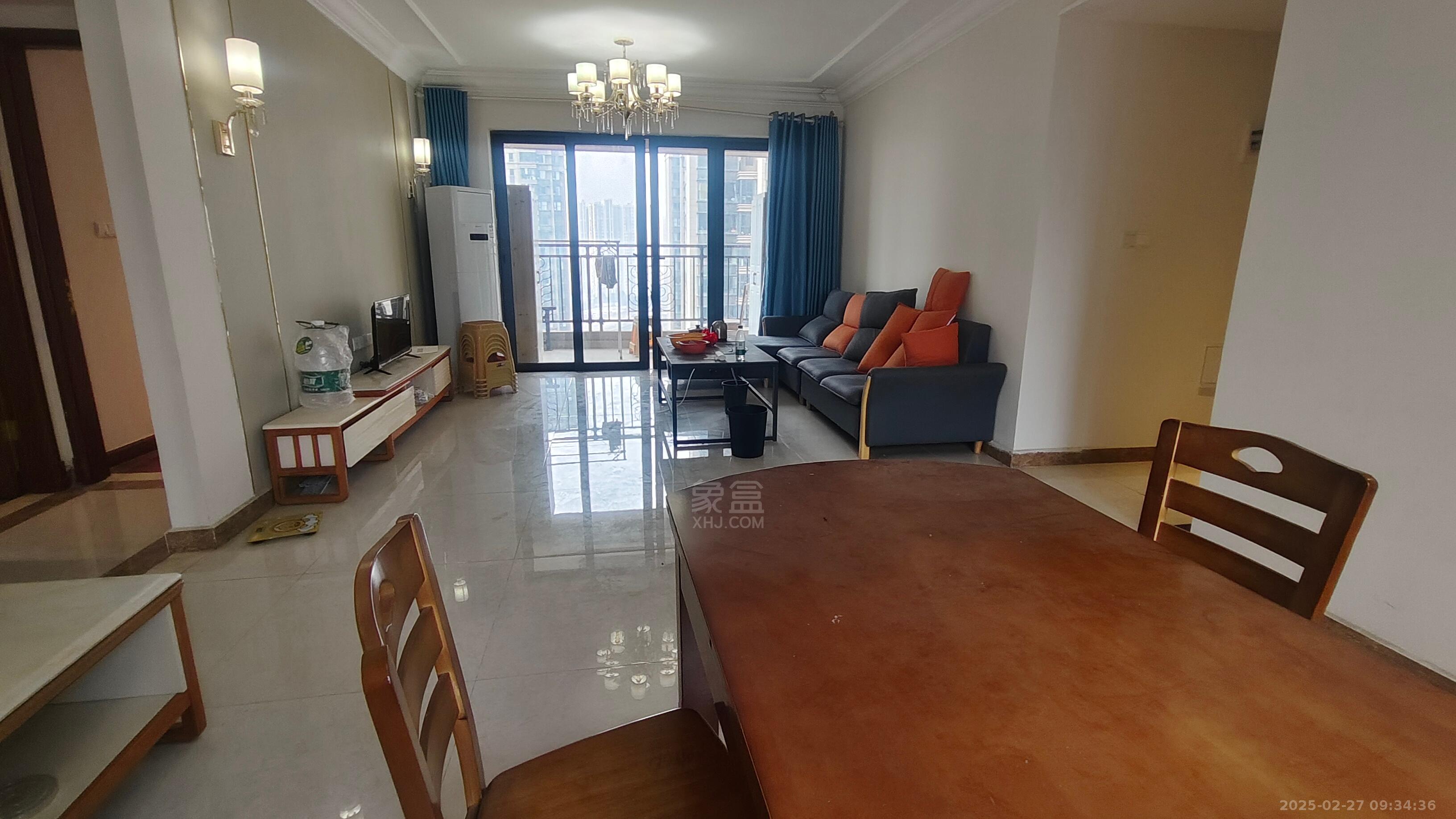 恒大林溪郡 4室2厅1卫 2500.0元/月 恒大林溪郡 4室2厅1卫 2500.0元/月室内图