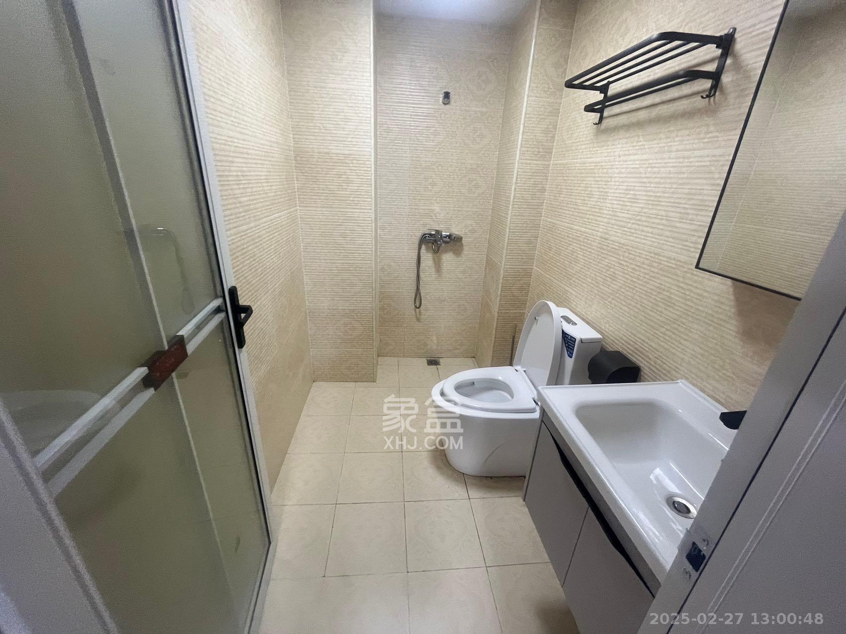 地质家园一、二期(地泰人民公馆) 1室1厅1卫 2300.0元/月 地质家园一、二期(地泰人民公馆) 1室1厅1卫 2300.0元/月室内图