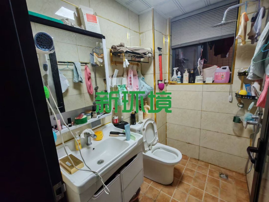 龙源华城  3室2厅2卫   69.80万客厅