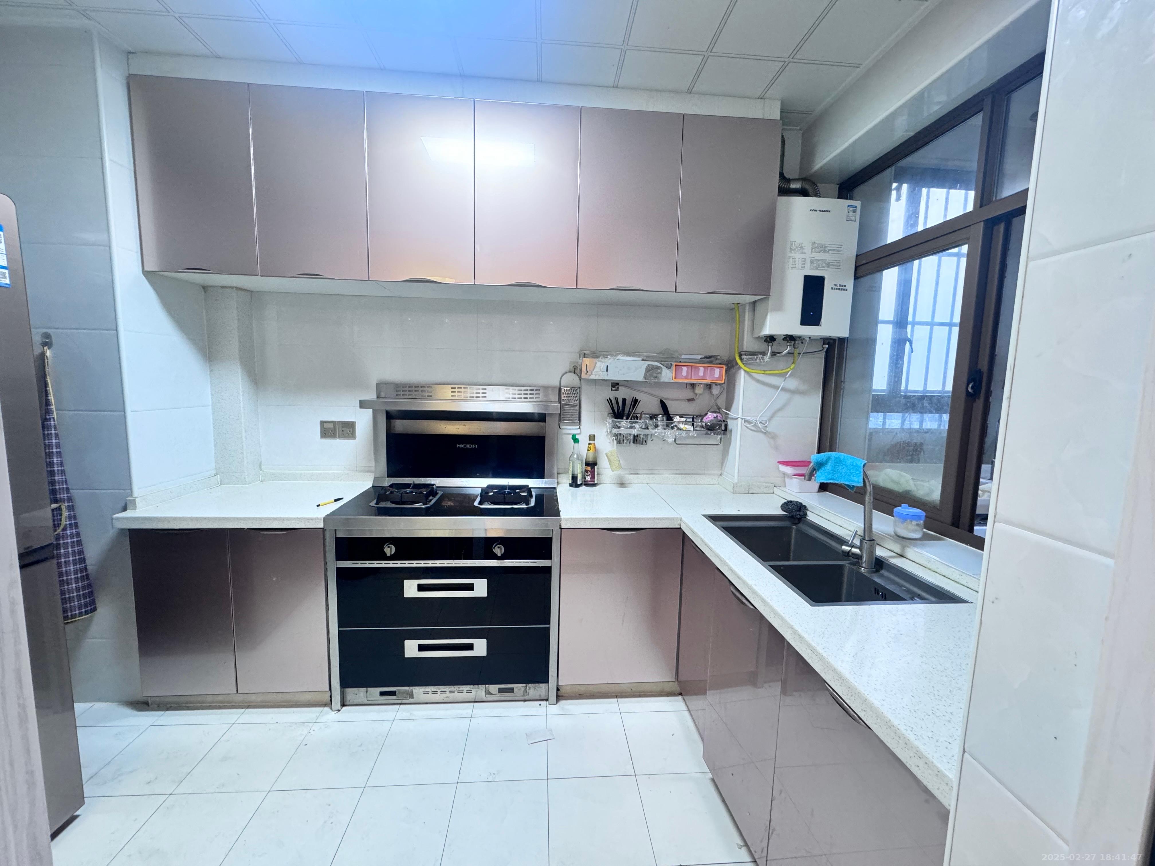 福鑫南郡 4室2厅2卫 2600.0元/月 福鑫南郡 4室2厅2卫 2600.0元/月室内图