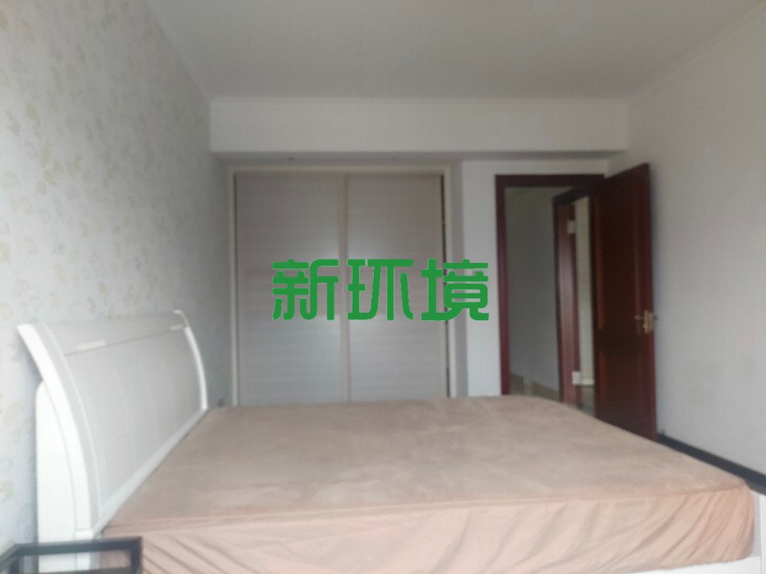 公园世家  4室2厅2卫   2180.00元/月室内图