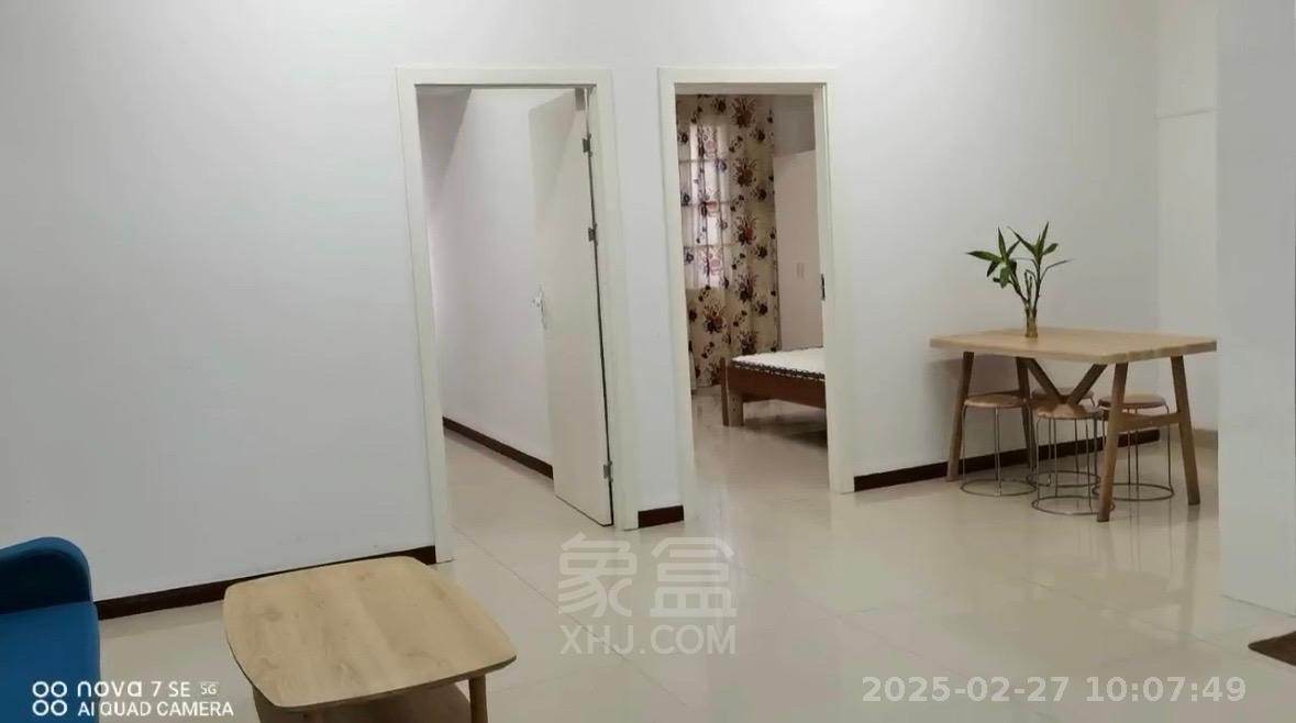 福鑫大厦  2室2厅1卫    1500.0元/月 福鑫大厦  2室2厅1卫    1500.0元/月室内图1