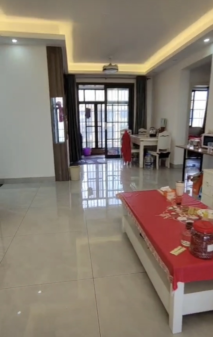 伟业智青春 3室2厅2卫 190.0万 伟业智青春 3室2厅2卫 190.0万客厅