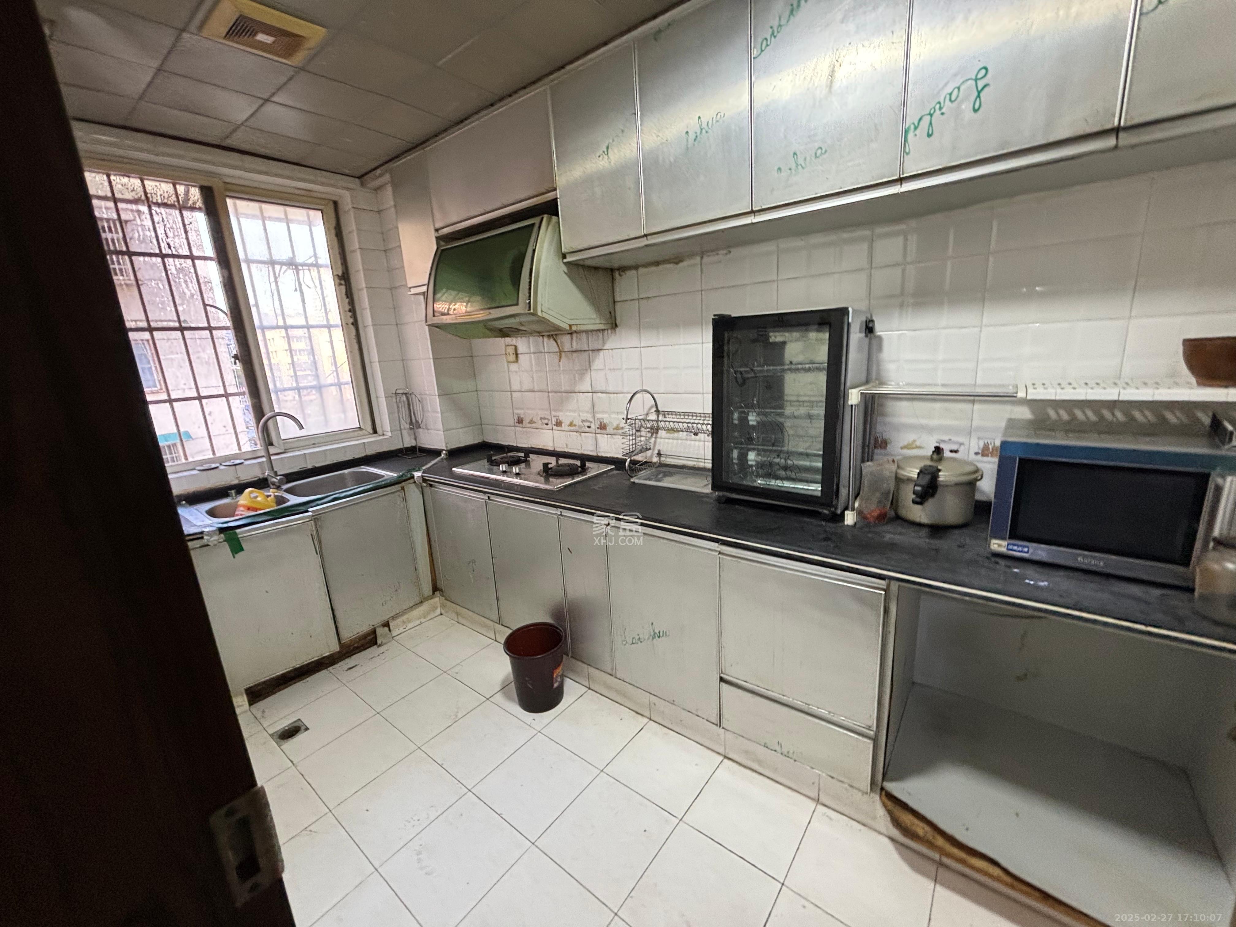 富绿新村 3室2厅2卫 1600.0元/月 富绿新村 3室2厅2卫 1600.0元/月室内图