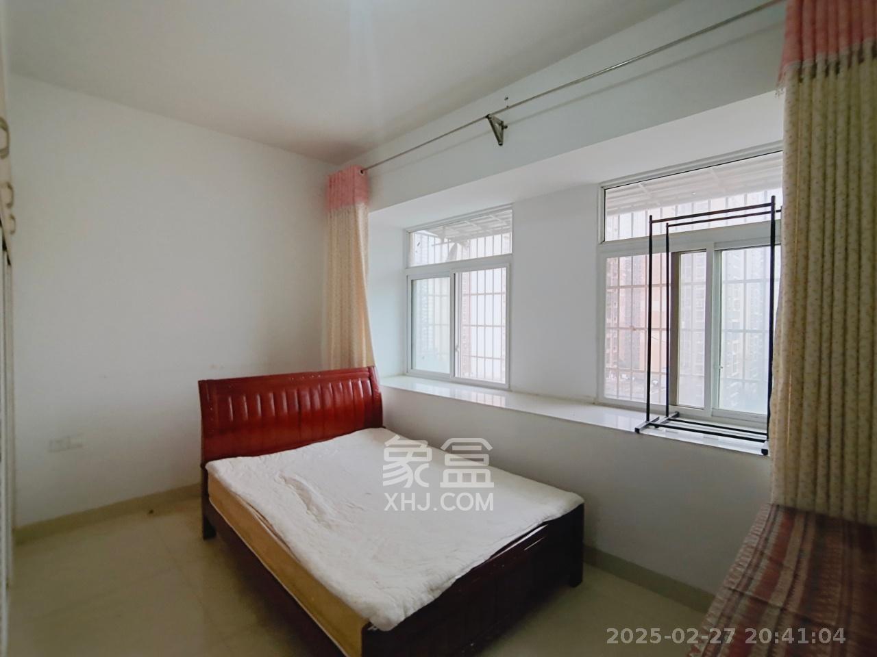 骑龙安置小区  1室1厅1卫   1200.00元/月室内图