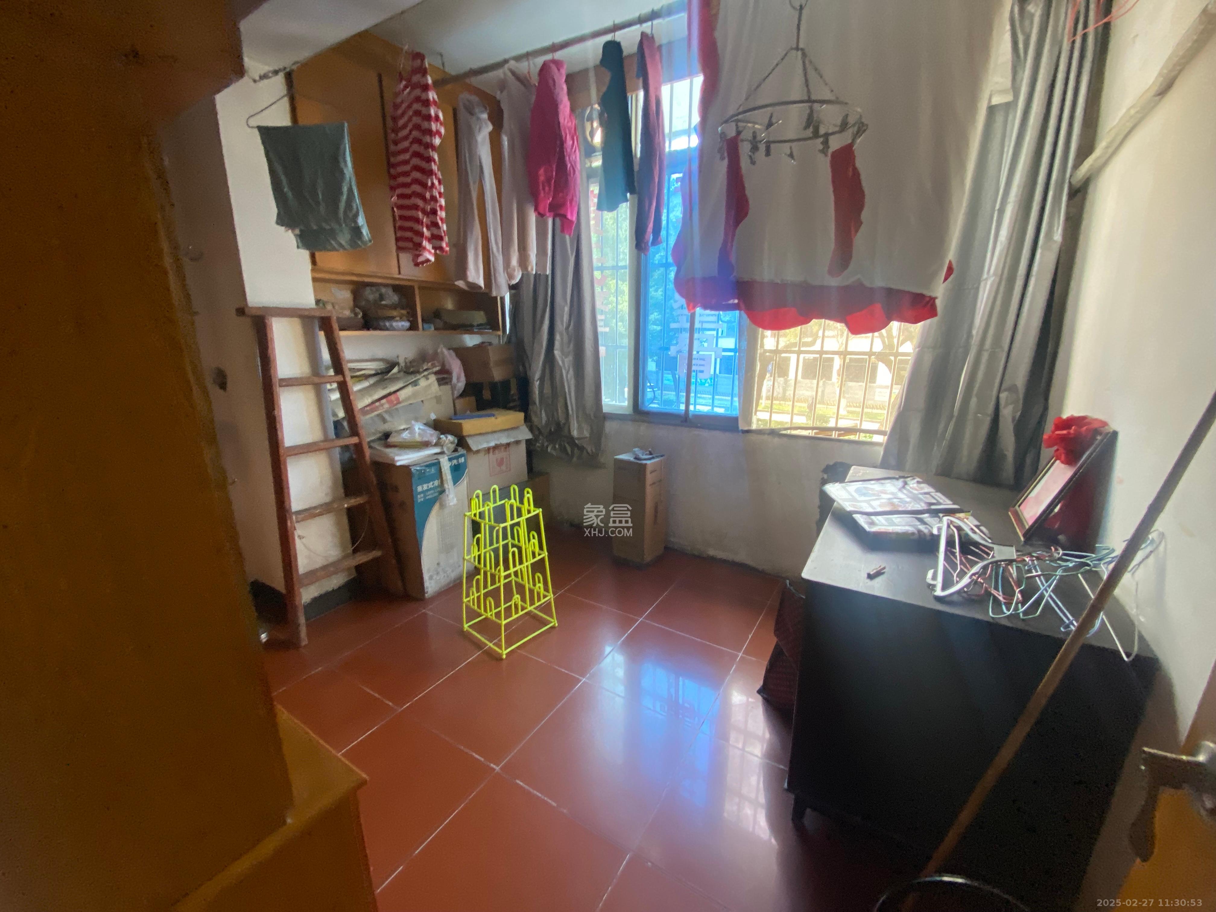 劳动路散盘 2室1厅1卫 1700.0元/月 劳动路散盘 2室1厅1卫 1700.0元/月室内图