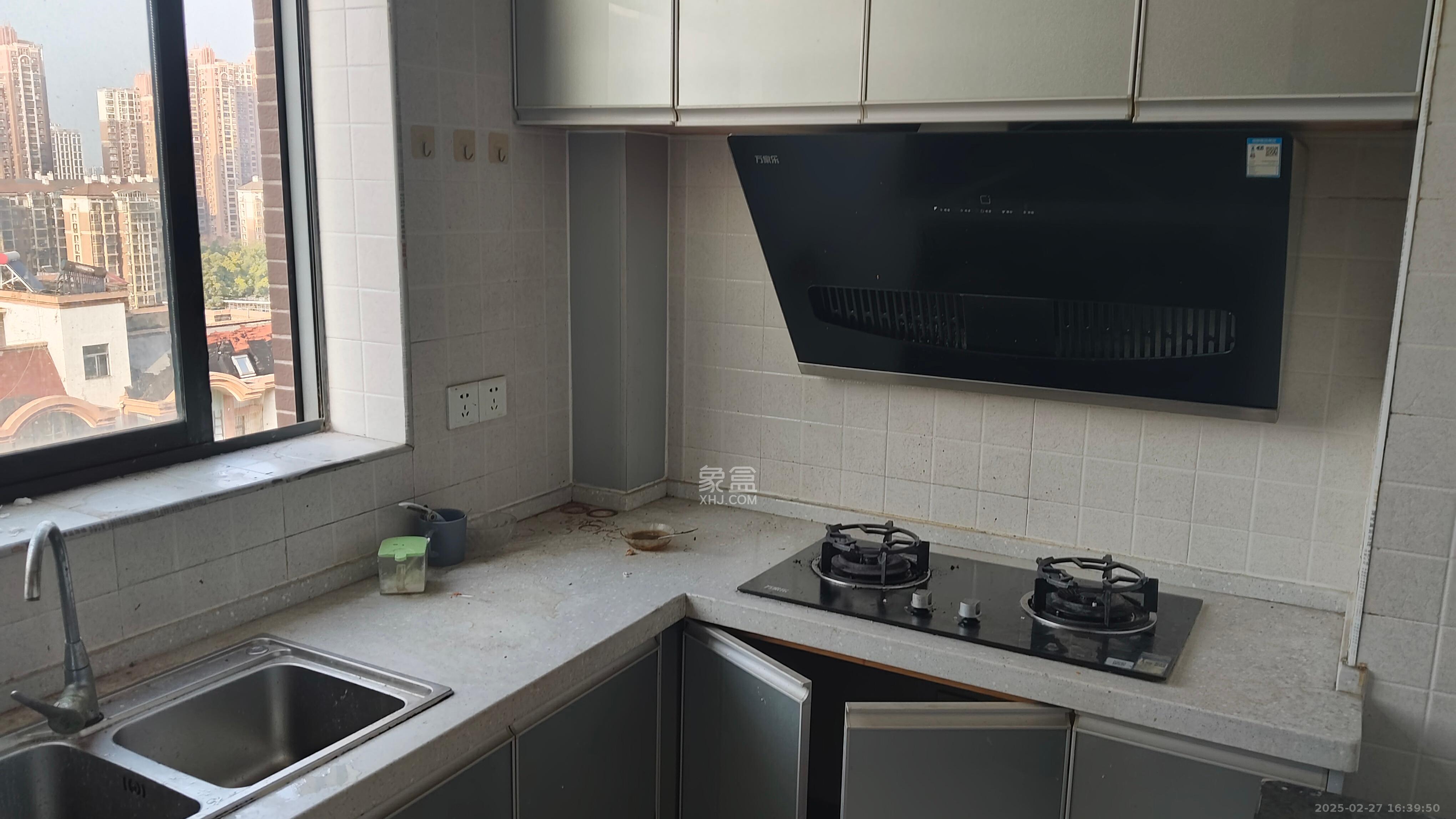 恒盛世家 3室1厅2卫 2100.0元/月 恒盛世家 3室1厅2卫 2100.0元/月室内图