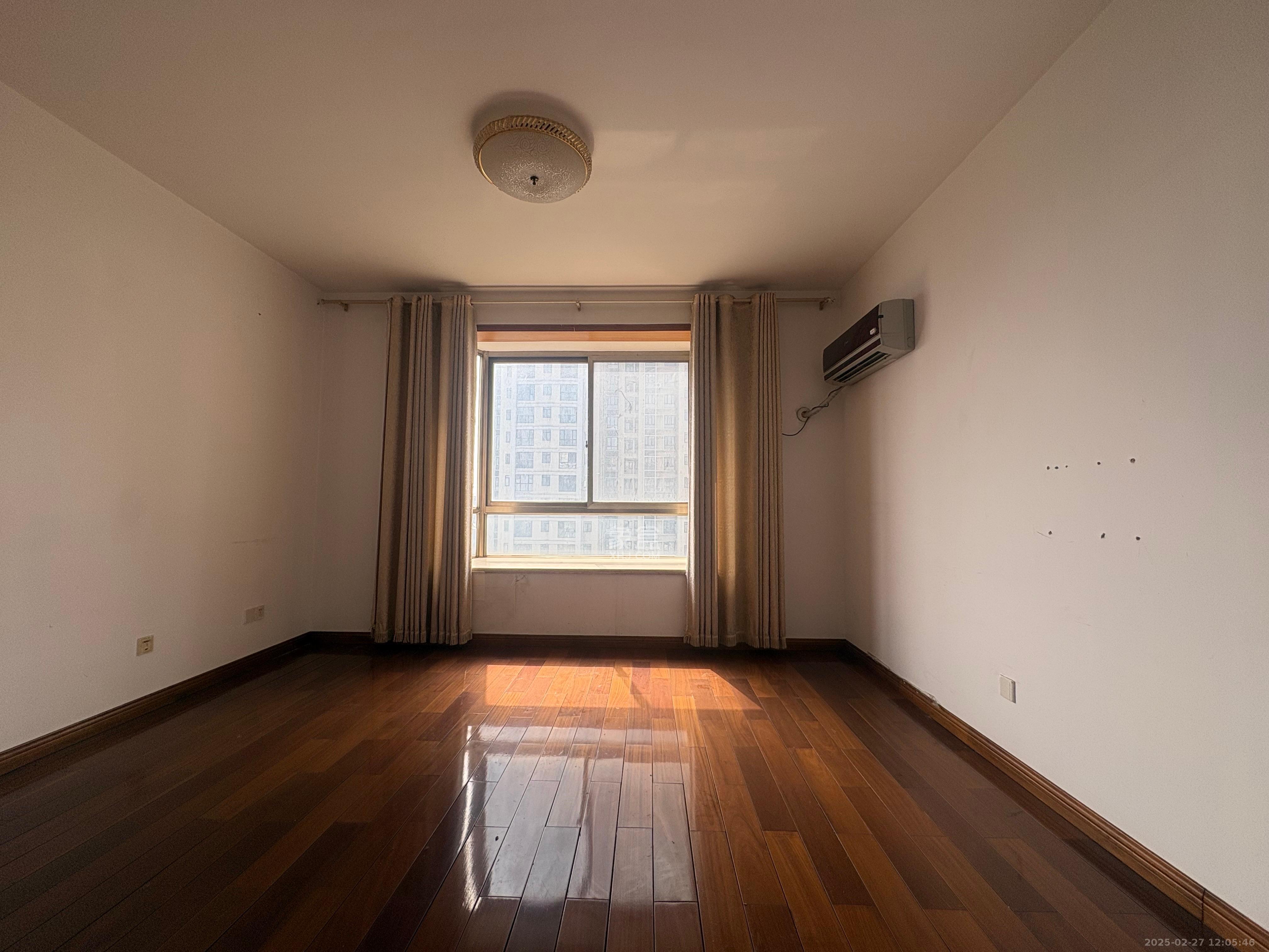 96301部队小区 4室2厅2卫 2600.0元/月 96301部队小区 4室2厅2卫 2600.0元/月室内图