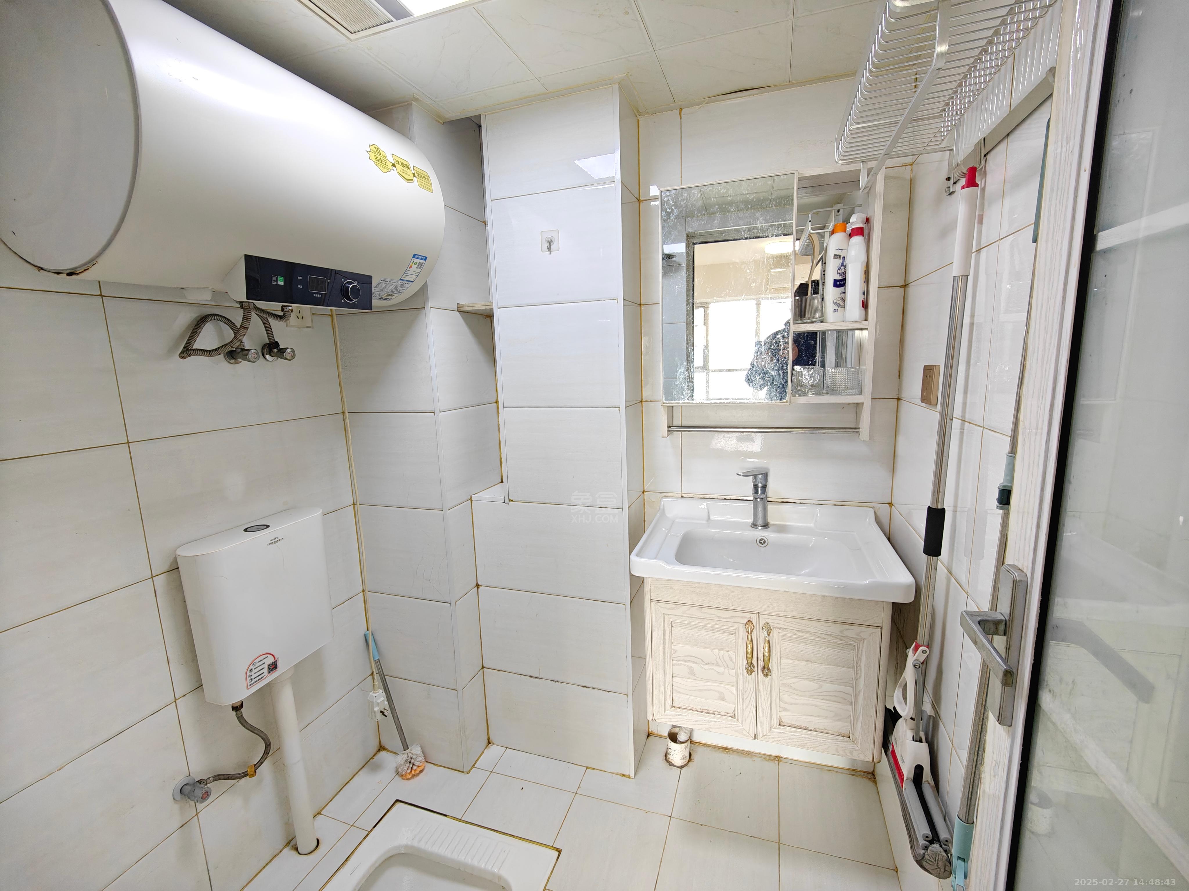 美的城三期 1室1厅1卫 1300.0元/月 美的城三期 1室1厅1卫 1300.0元/月室内图