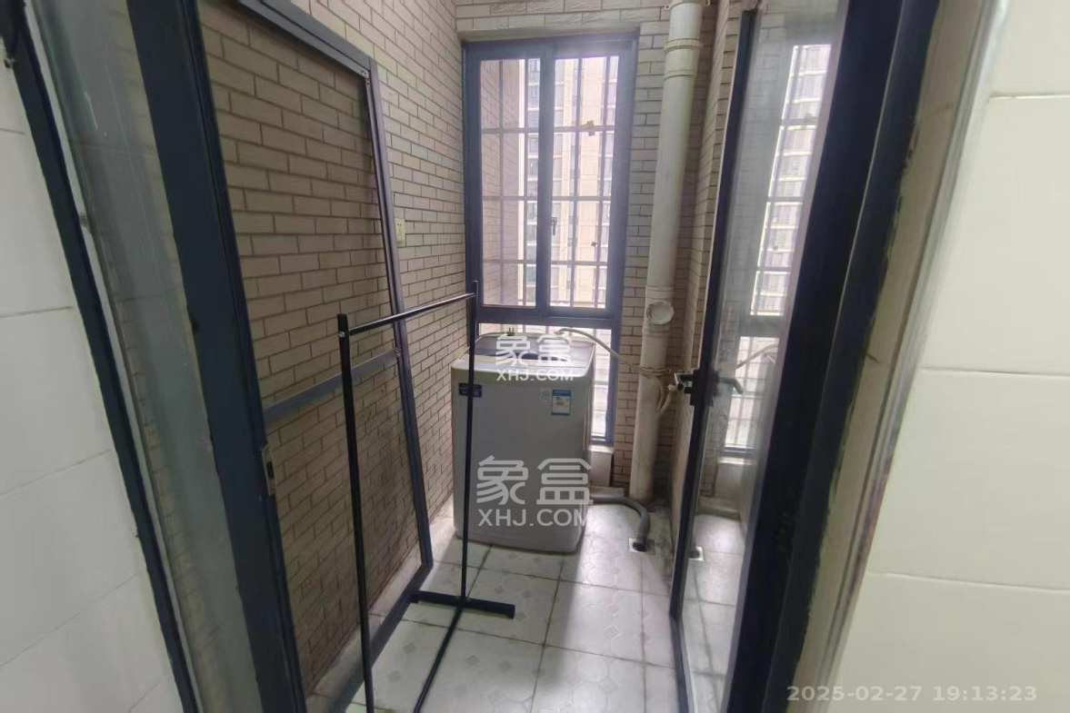 天悦嘉园 2室2厅1卫 1650.0元/月 天悦嘉园 2室2厅1卫 1650.0元/月室内图