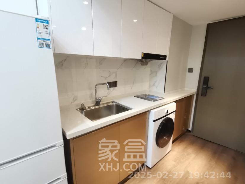 达美寰宇中心 1室1厅1卫 3300.0元/月 达美寰宇中心 1室1厅1卫 3300.0元/月室内图