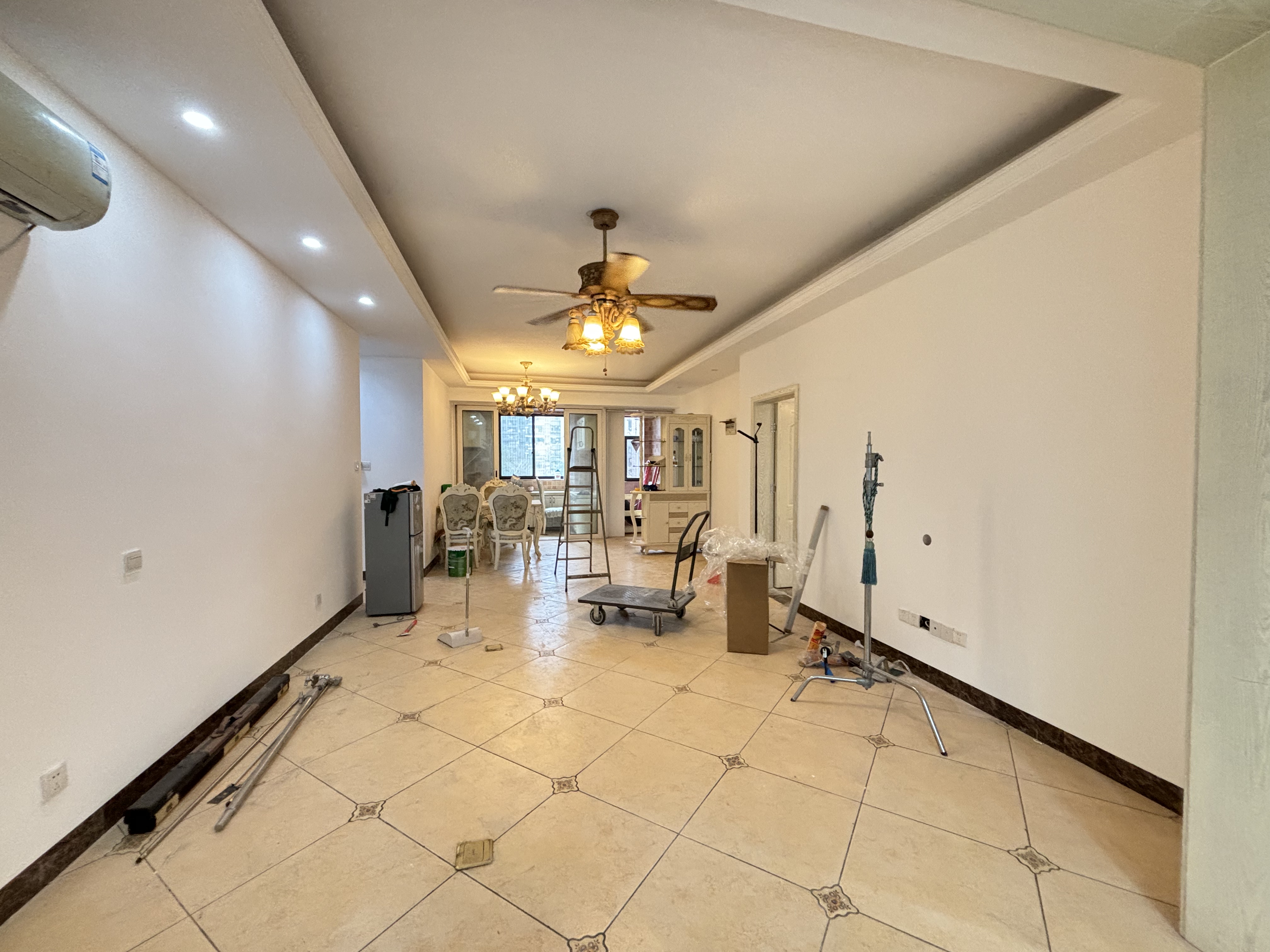 山水文园 3室2厅2卫 54.0万 山水文园 3室2厅2卫 54.0万室内图