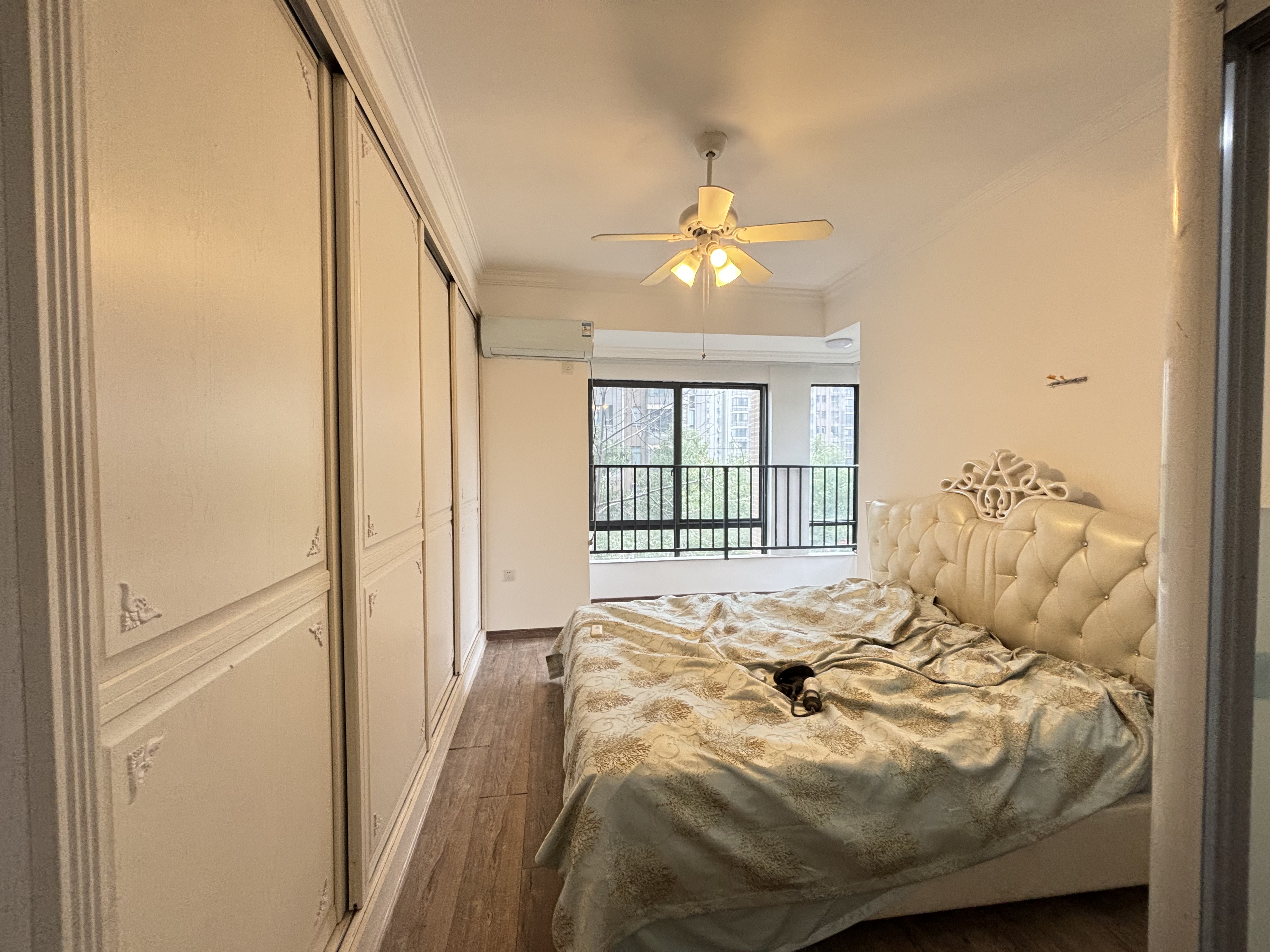 山水文园 3室2厅2卫 54.0万 山水文园 3室2厅2卫 54.0万室内图