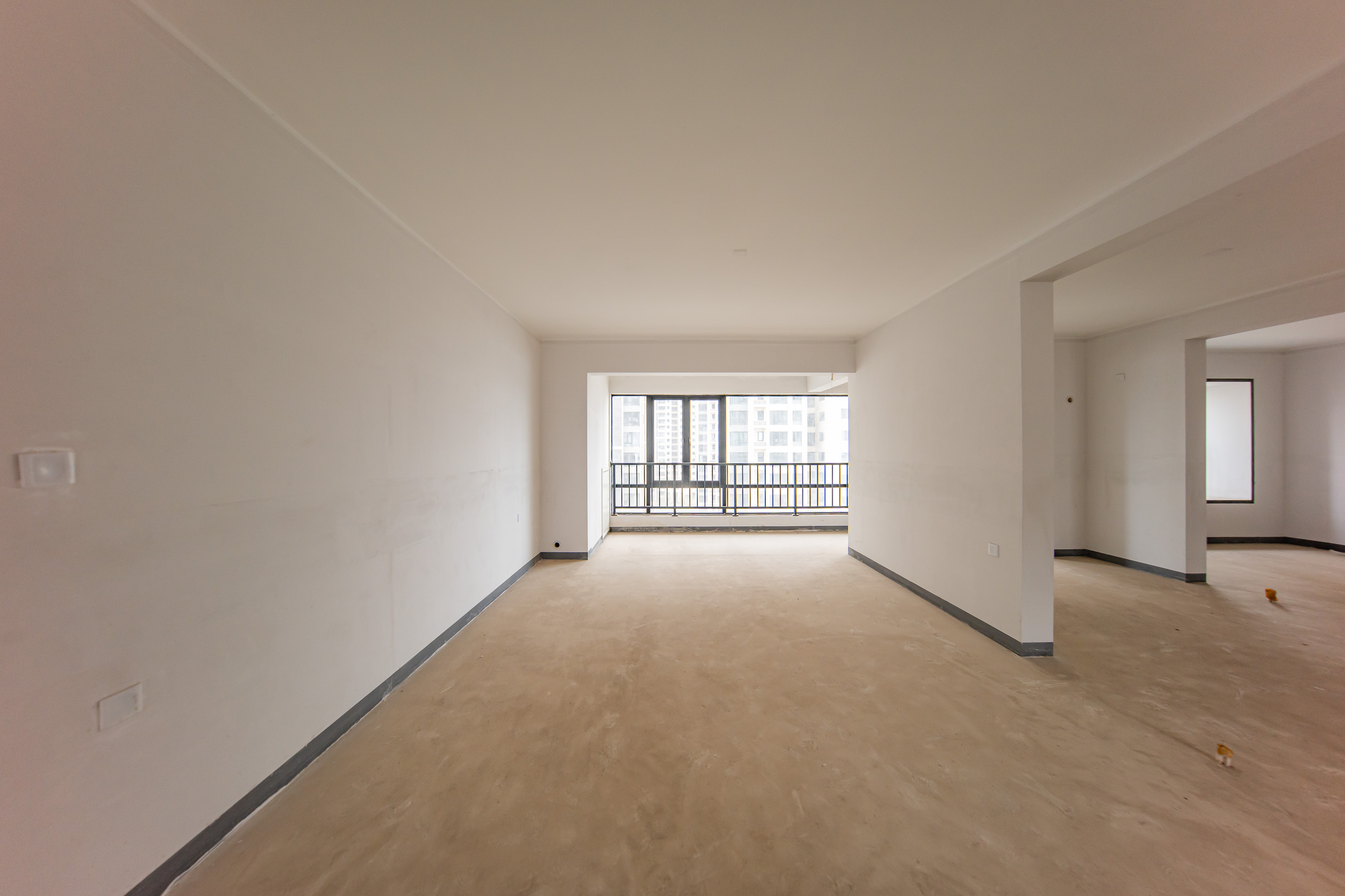 建投象山国际  4室2厅2卫   179.00万客厅