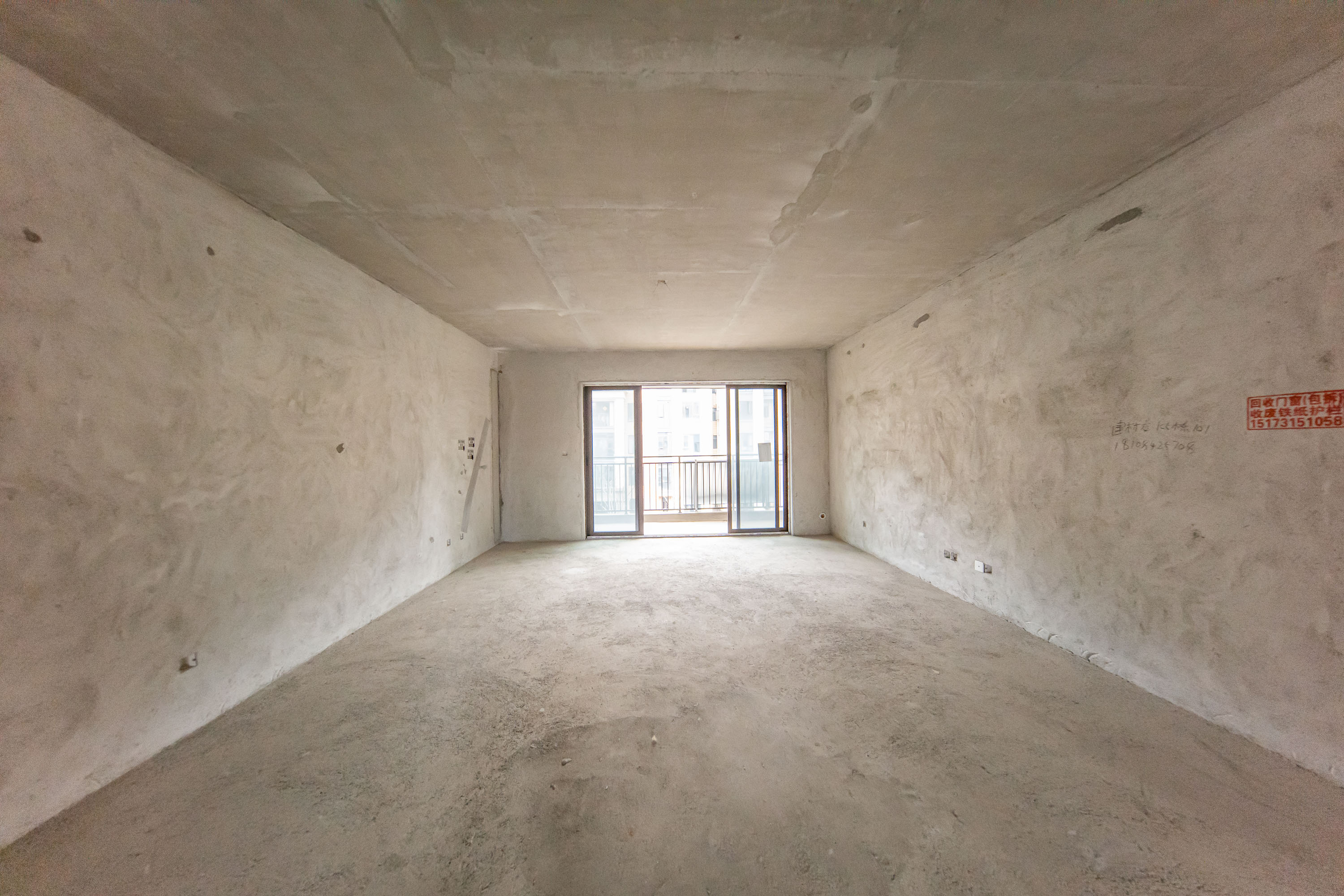 江山帝景雅墅(普罗旺斯) 5室2厅4卫 268.0万 江山帝景雅墅(普罗旺斯) 5室2厅4卫 268.0万客厅