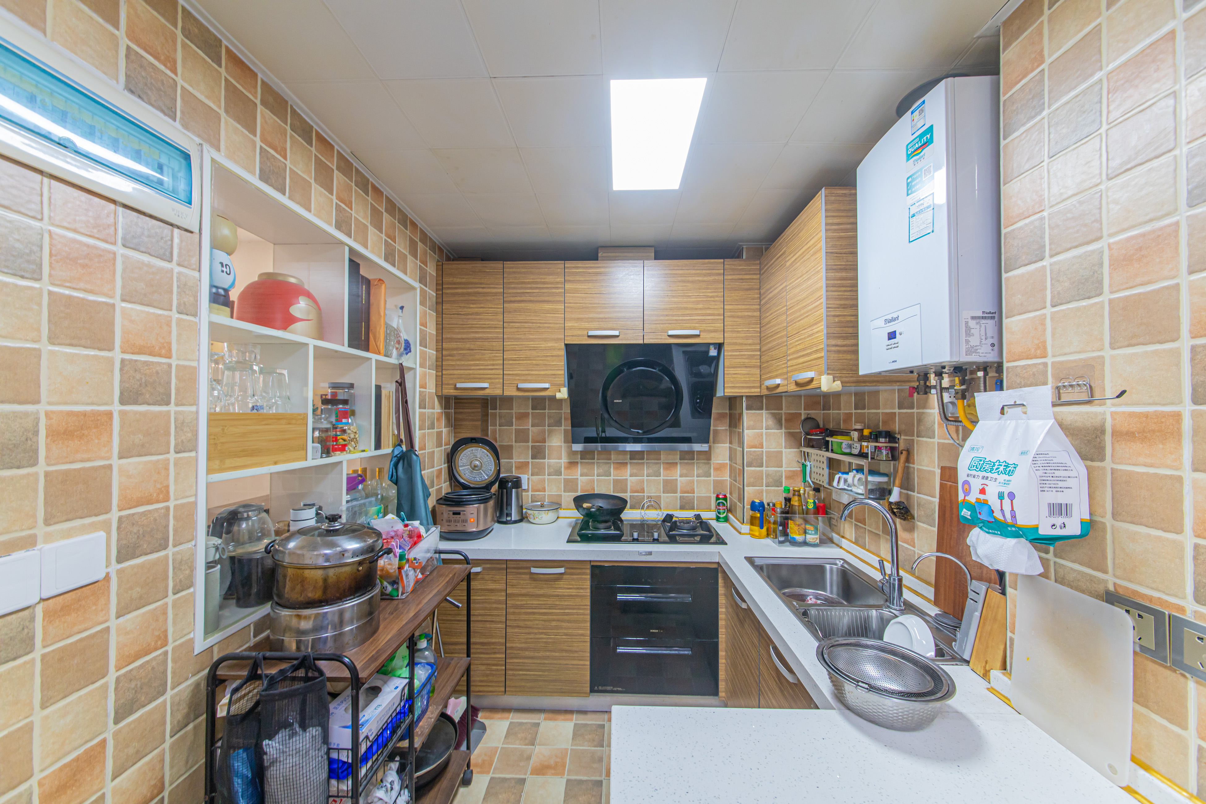 九峰远见 3室2厅1卫 112.0万 九峰远见 3室2厅1卫 112.0万厨房