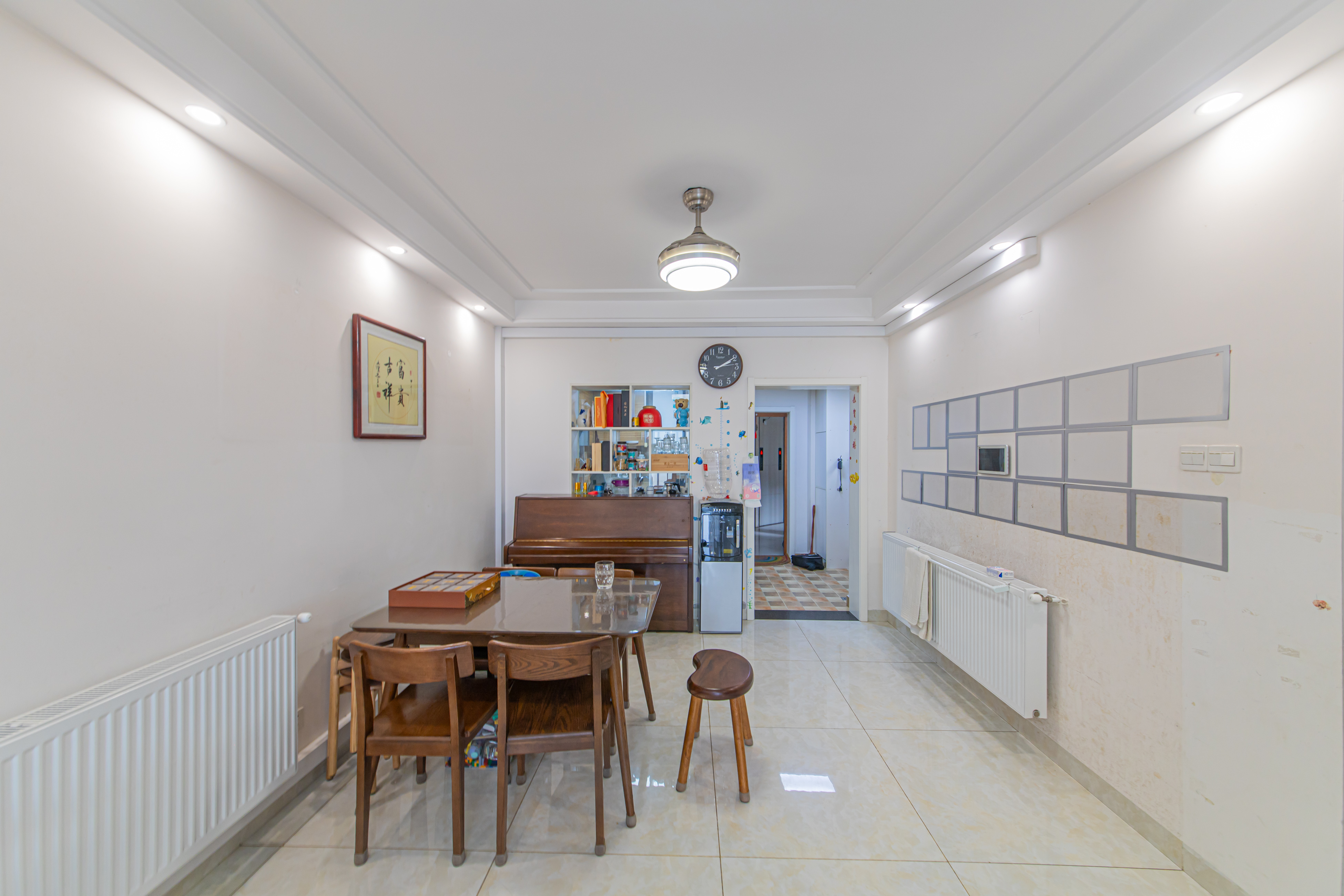 九峰远见 3室2厅1卫 112.0万 九峰远见 3室2厅1卫 112.0万客厅