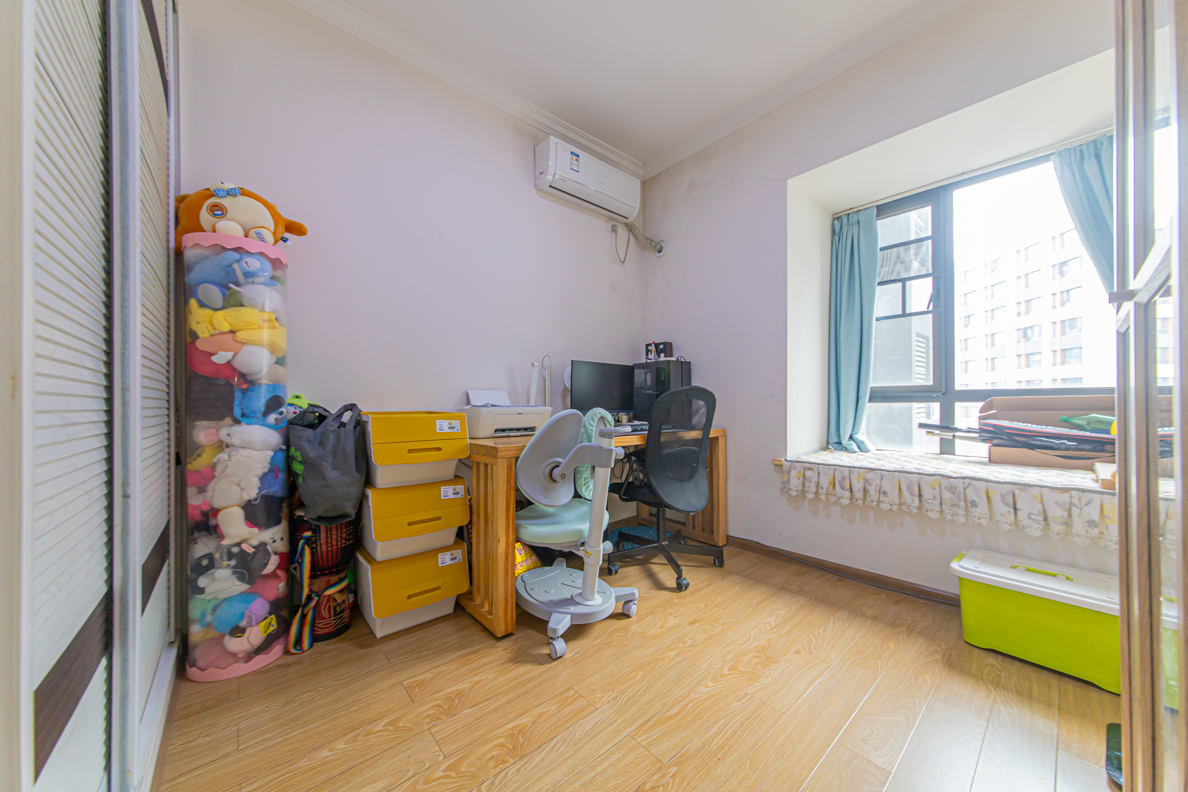 九峰远见 3室2厅1卫 112.0万 九峰远见 3室2厅1卫 112.0万卧室