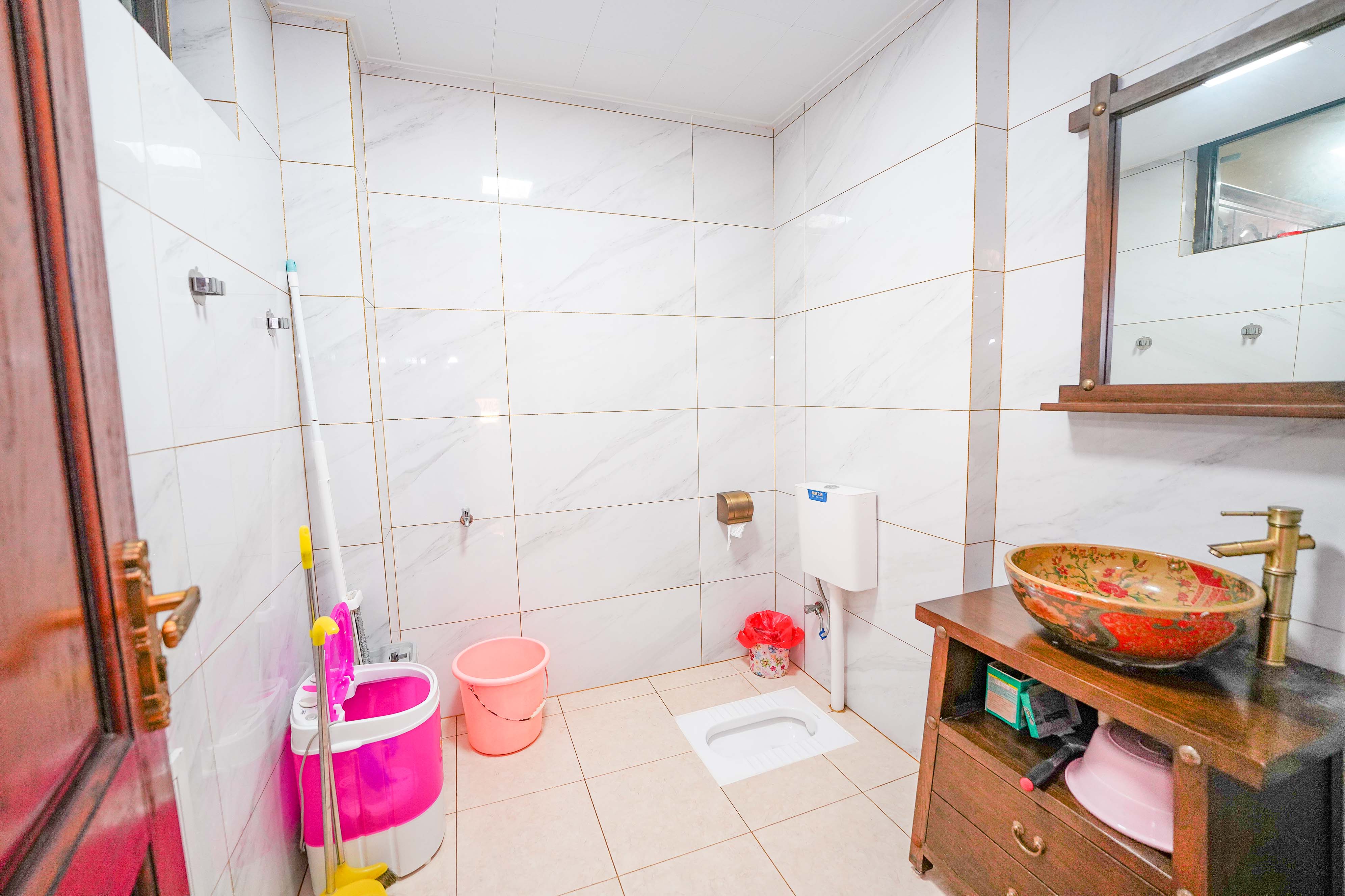 格兰小镇  5室2厅4卫    408.0万 格兰小镇  5室2厅4卫    408.0万卫生间