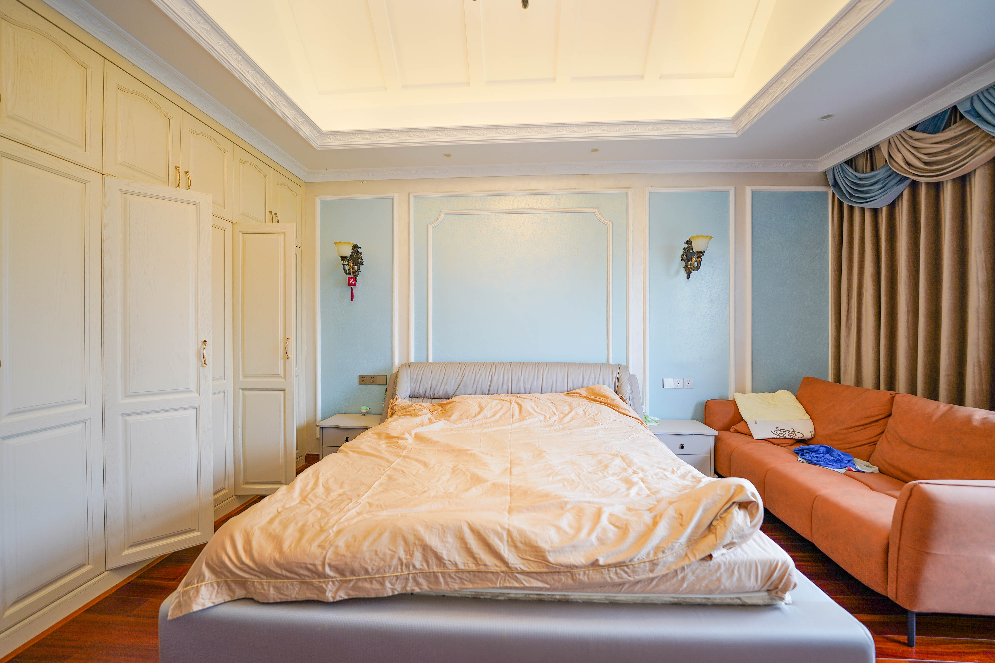 格兰小镇  5室2厅4卫    408.0万 格兰小镇  5室2厅4卫    408.0万卧室