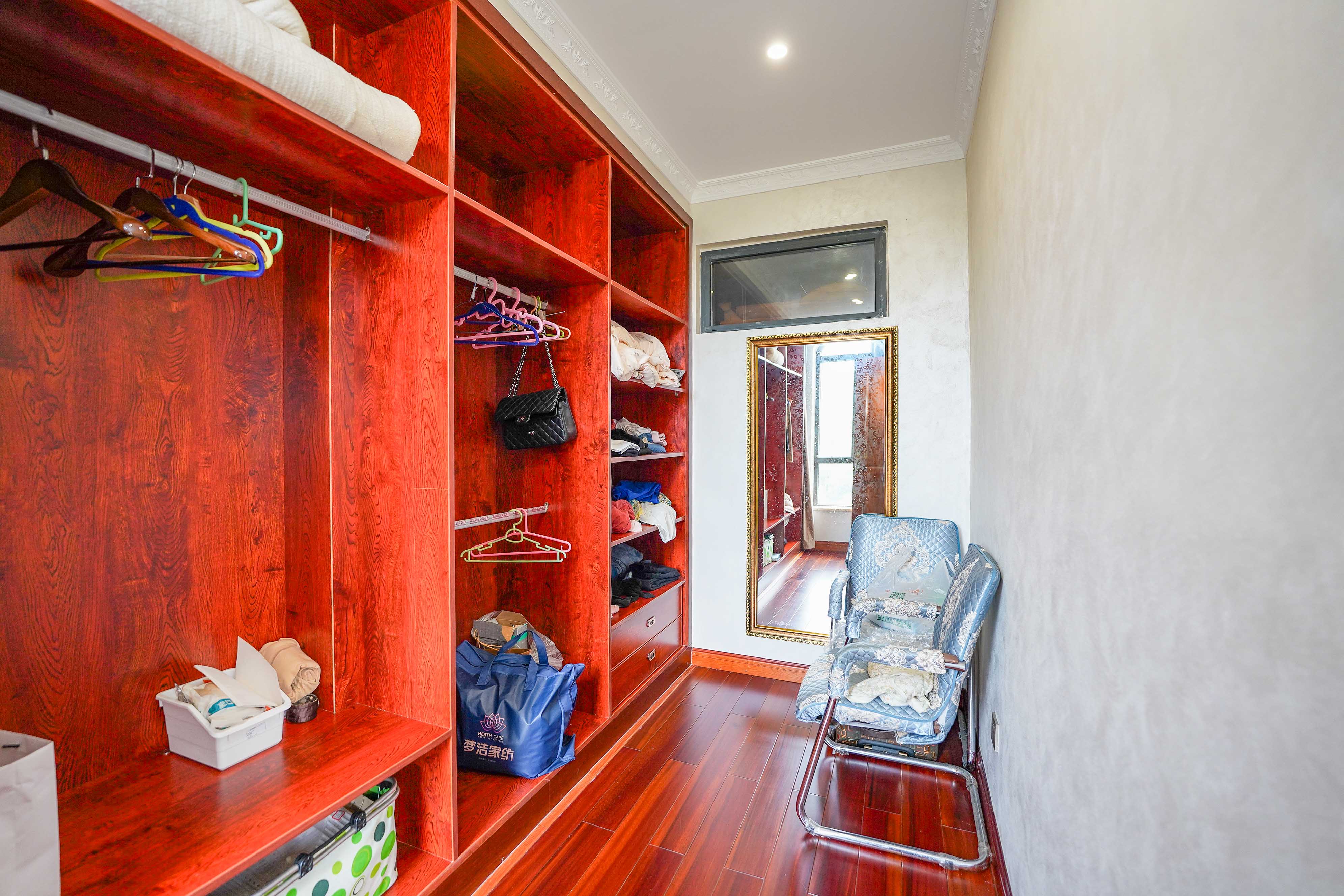 格兰小镇  5室2厅4卫    408.0万 格兰小镇  5室2厅4卫    408.0万其他