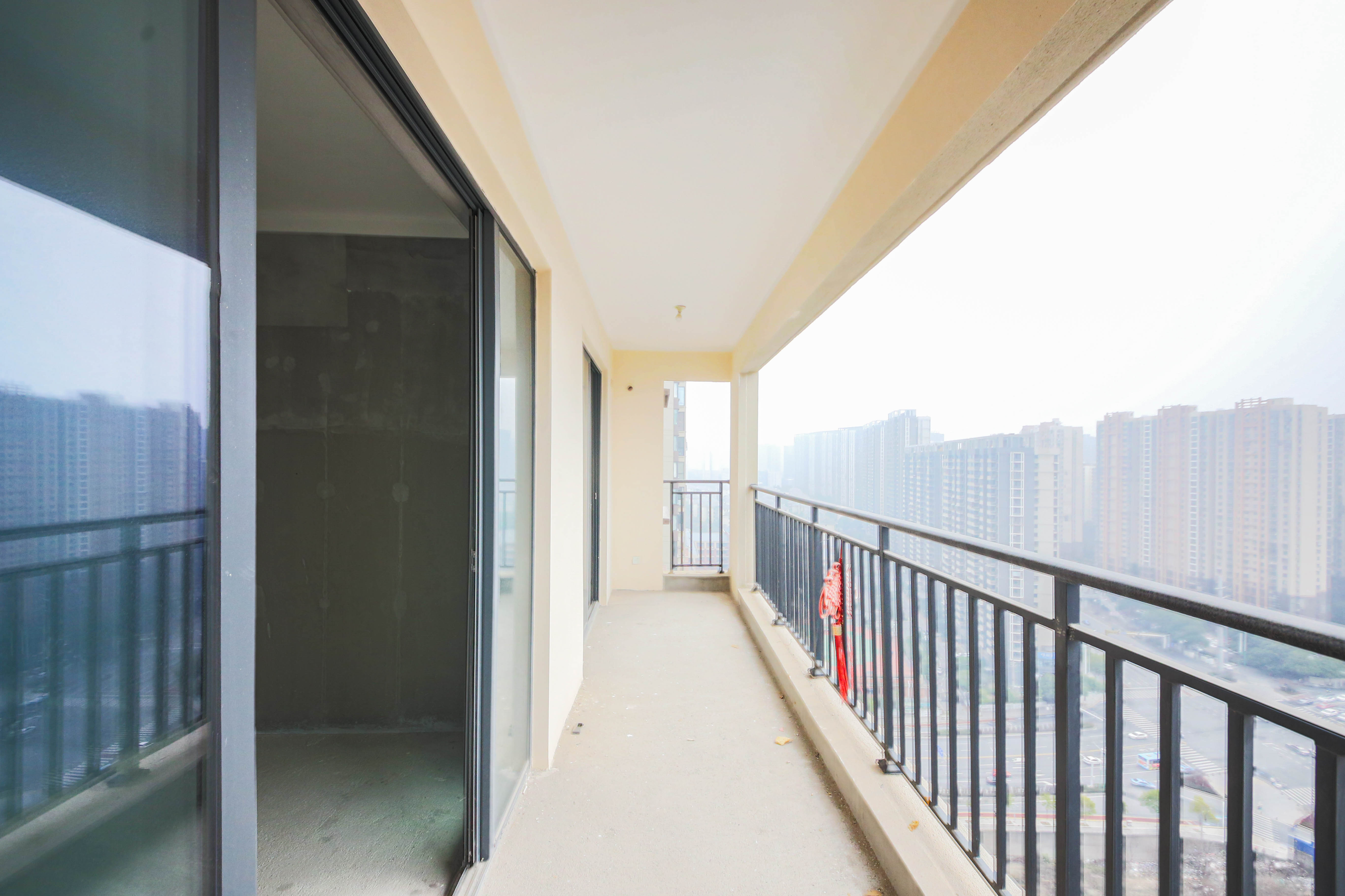 中建钰和城  3室2厅2卫   151.00万阳台