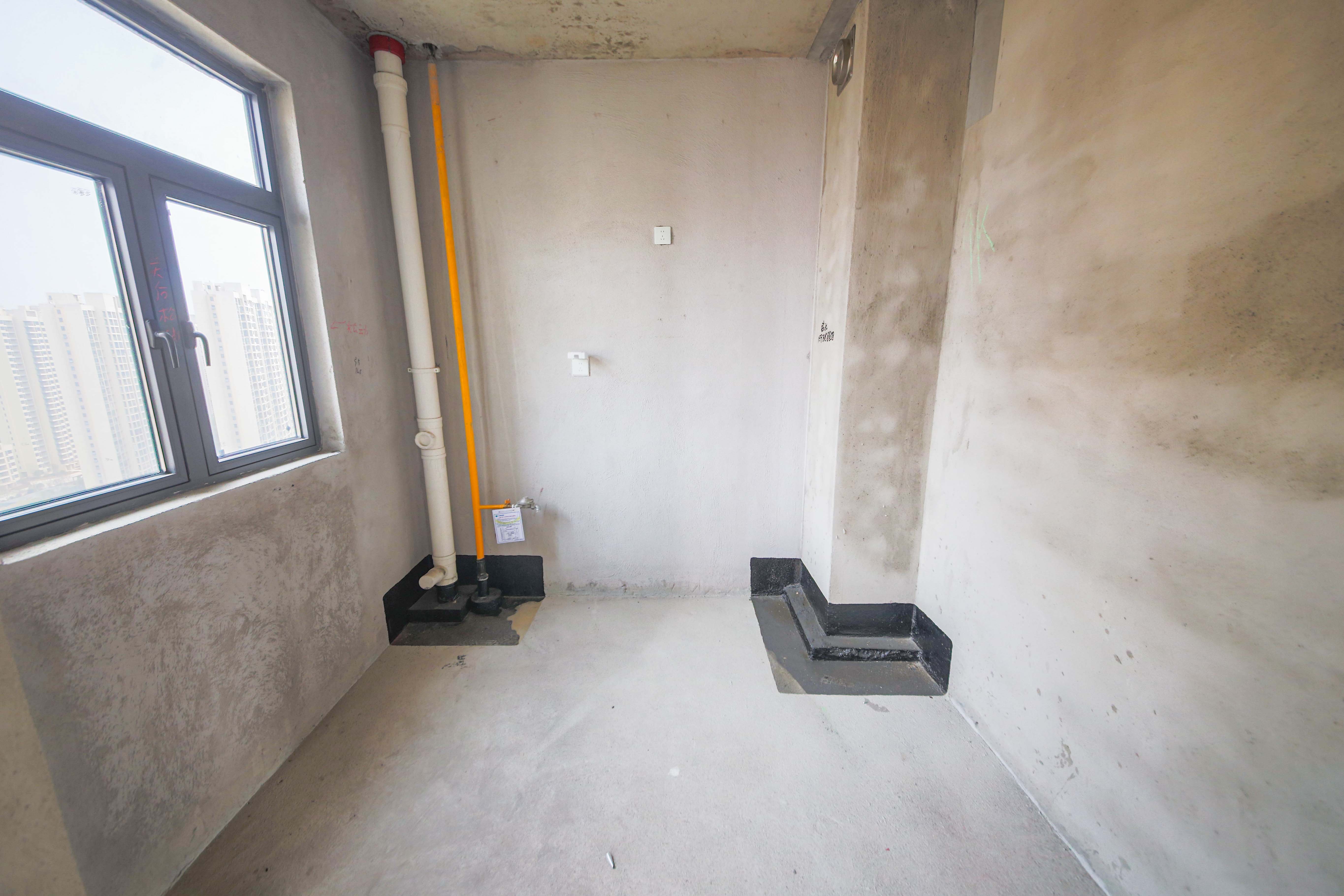 中建钰和城  4室2厅2卫   188.00万厨房