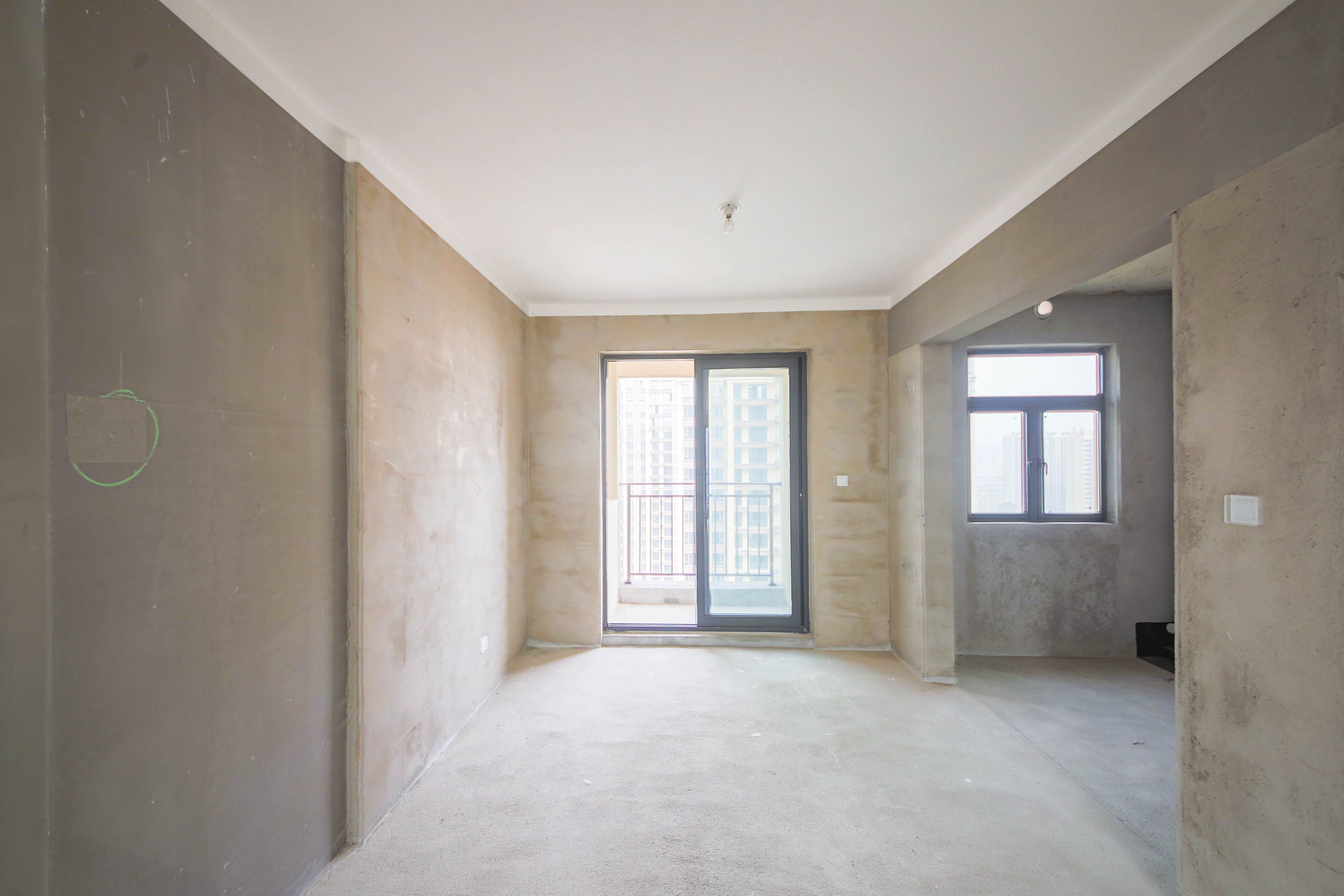 中建钰和城  4室2厅2卫   188.00万客厅