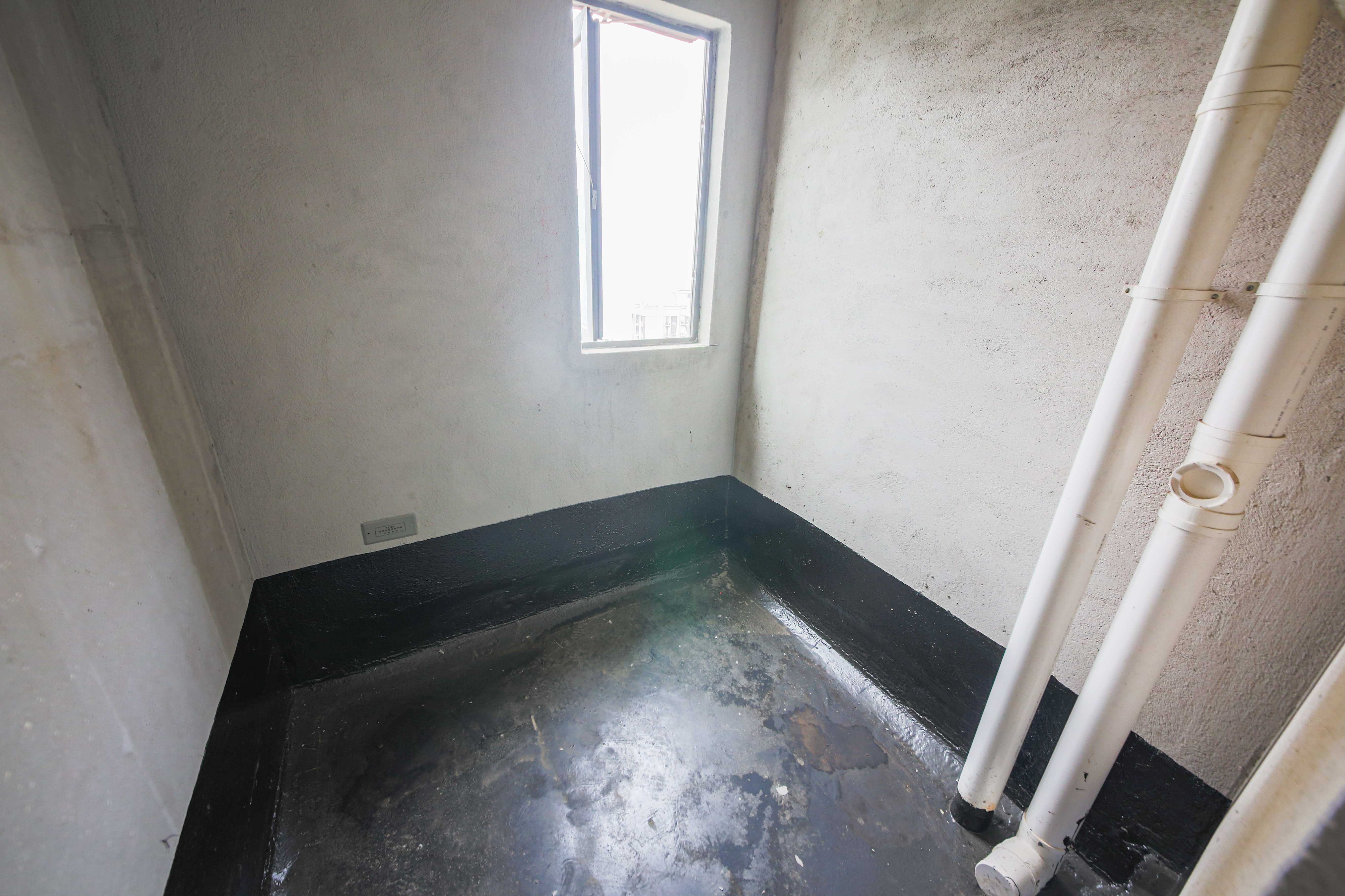 中建钰和城  4室2厅2卫   188.00万卫生间