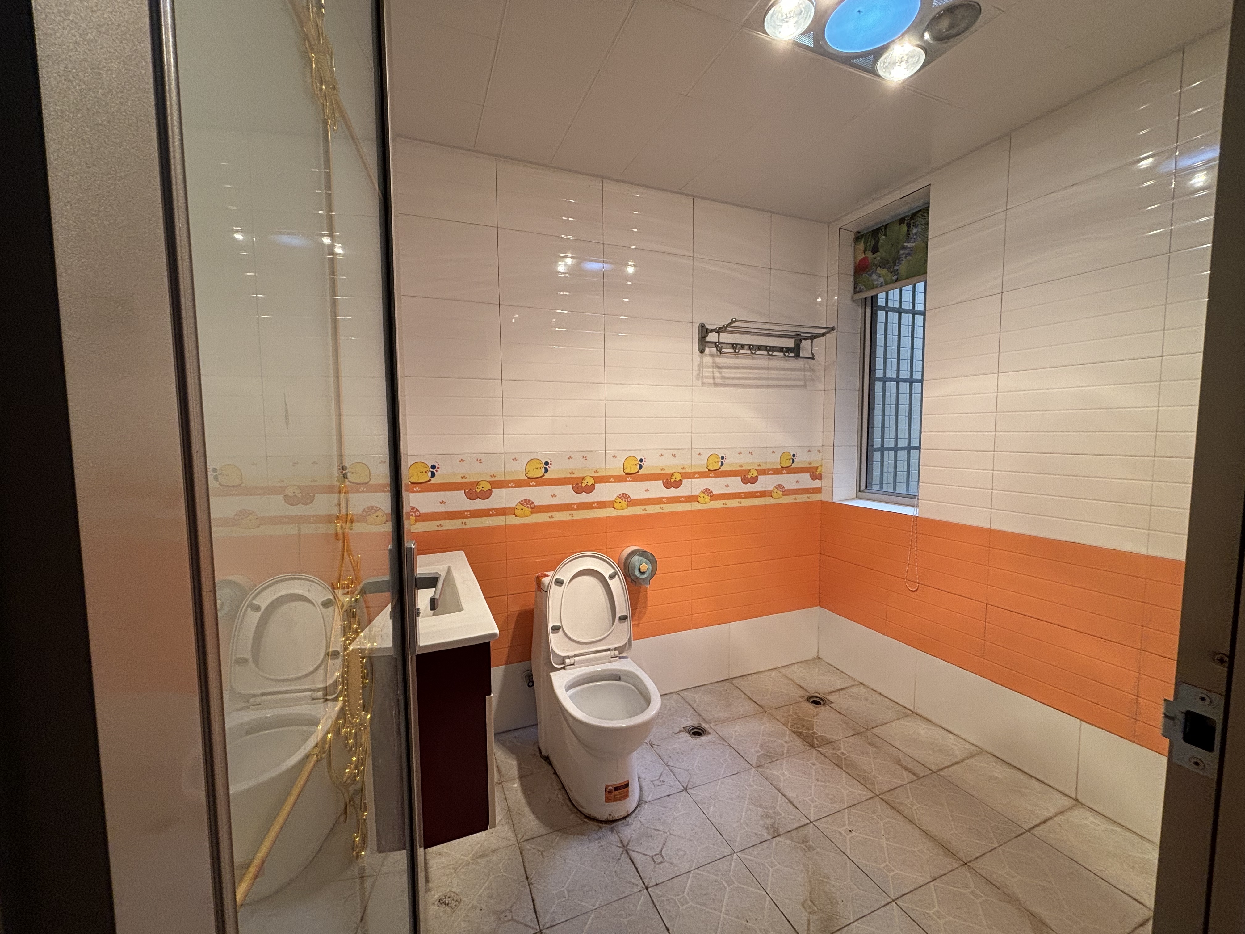 天泰小区  3室2厅2卫    45.0万 天泰小区  3室2厅2卫    45.0万室内图