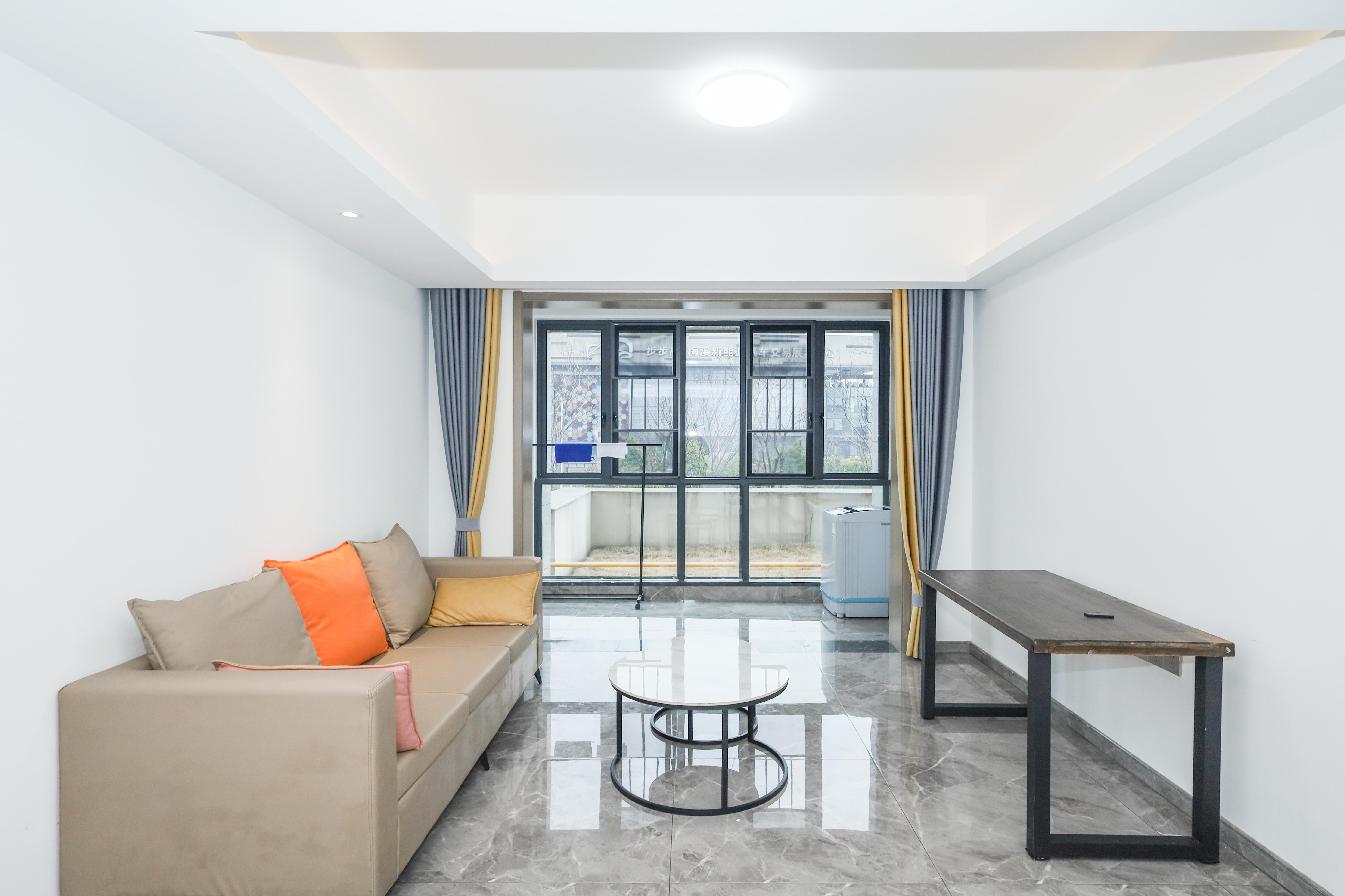 梅溪枫林 3室2厅2卫 109.8万 梅溪枫林 3室2厅2卫 109.8万客厅