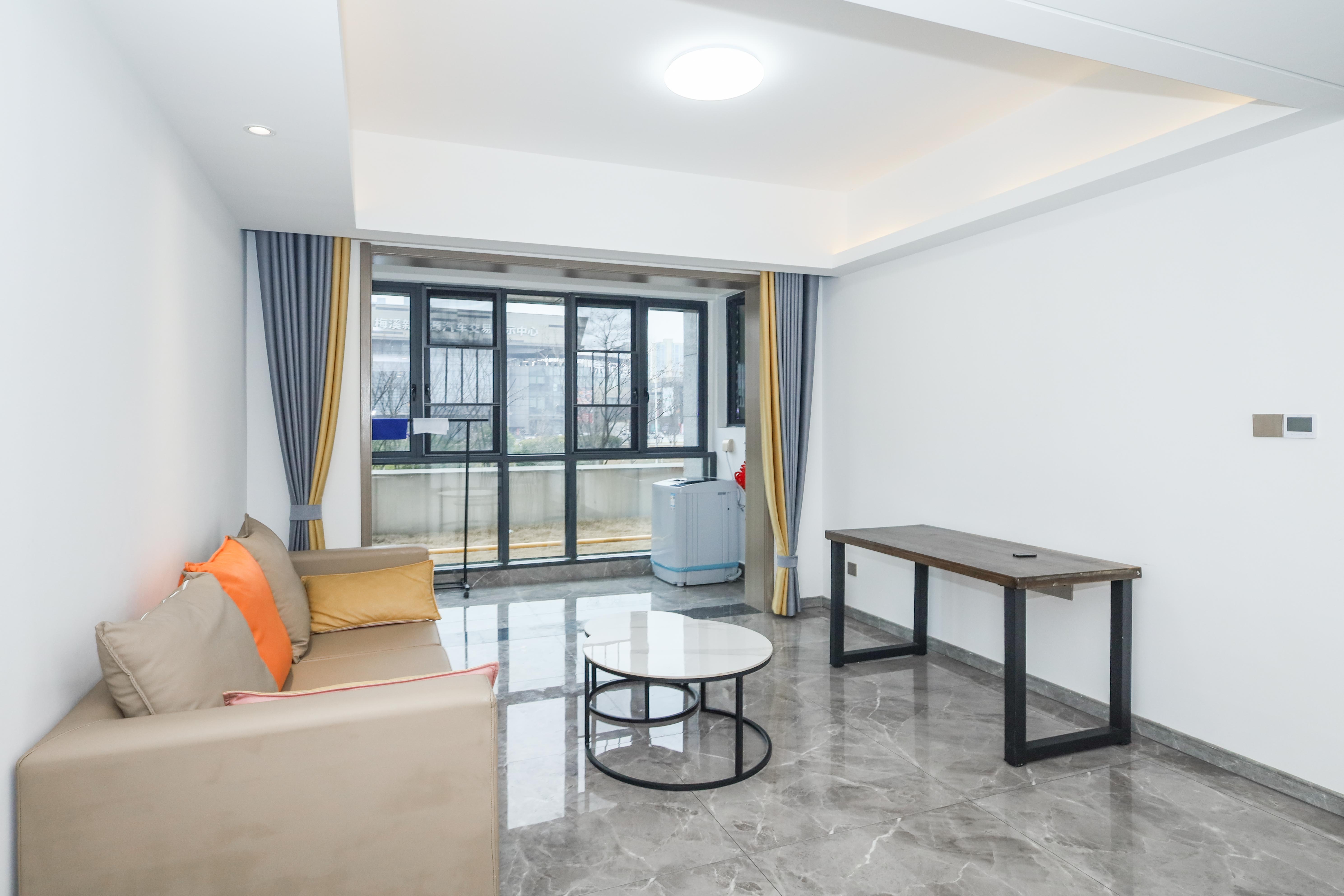 梅溪枫林 3室2厅2卫 109.8万 梅溪枫林 3室2厅2卫 109.8万客厅