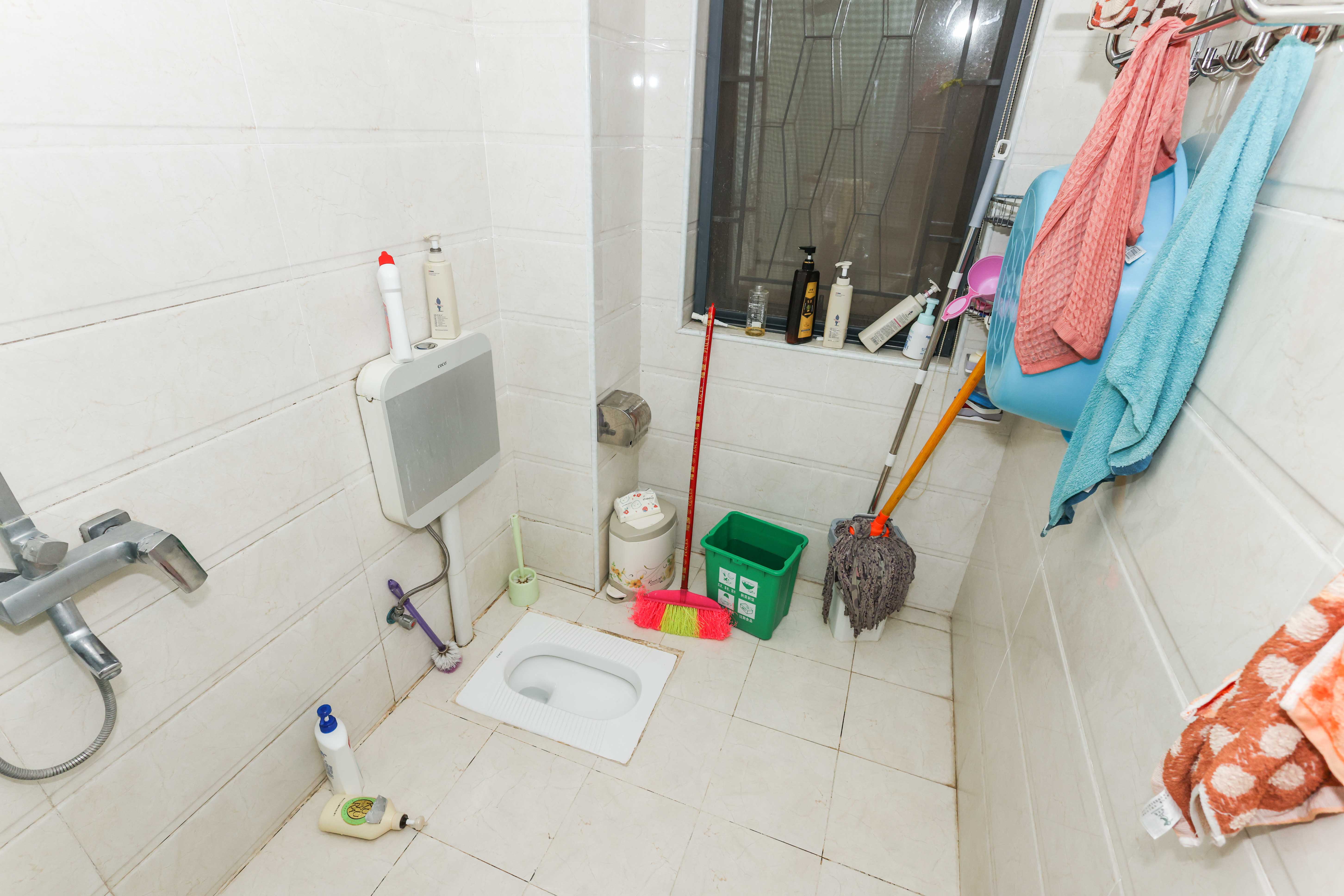 天元涉外景园B区 4室2厅2卫 98.0万 天元涉外景园B区 4室2厅2卫 98.0万卫生间