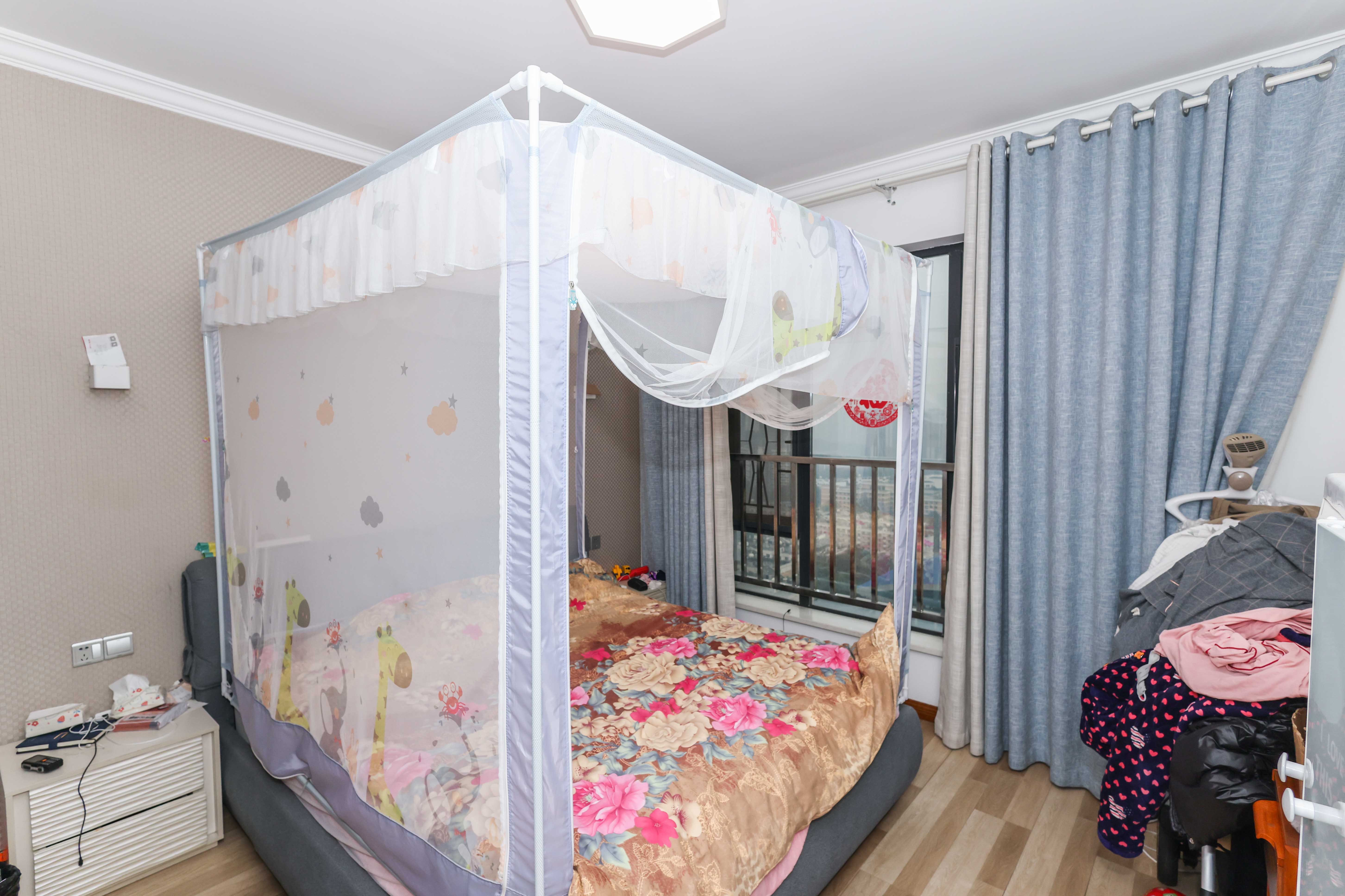 天元涉外景园B区 4室2厅2卫 98.0万 天元涉外景园B区 4室2厅2卫 98.0万卧室