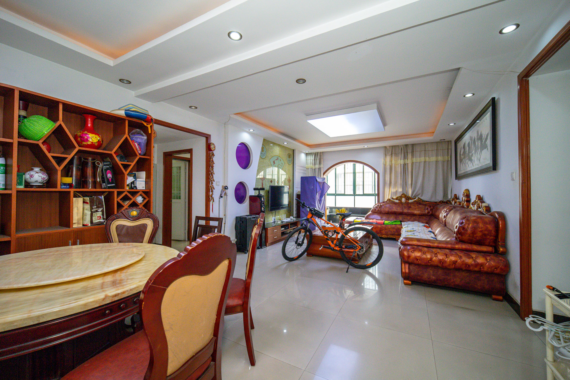 天和华城 3室2厅2卫 59.8万 天和华城 3室2厅2卫 59.8万客厅