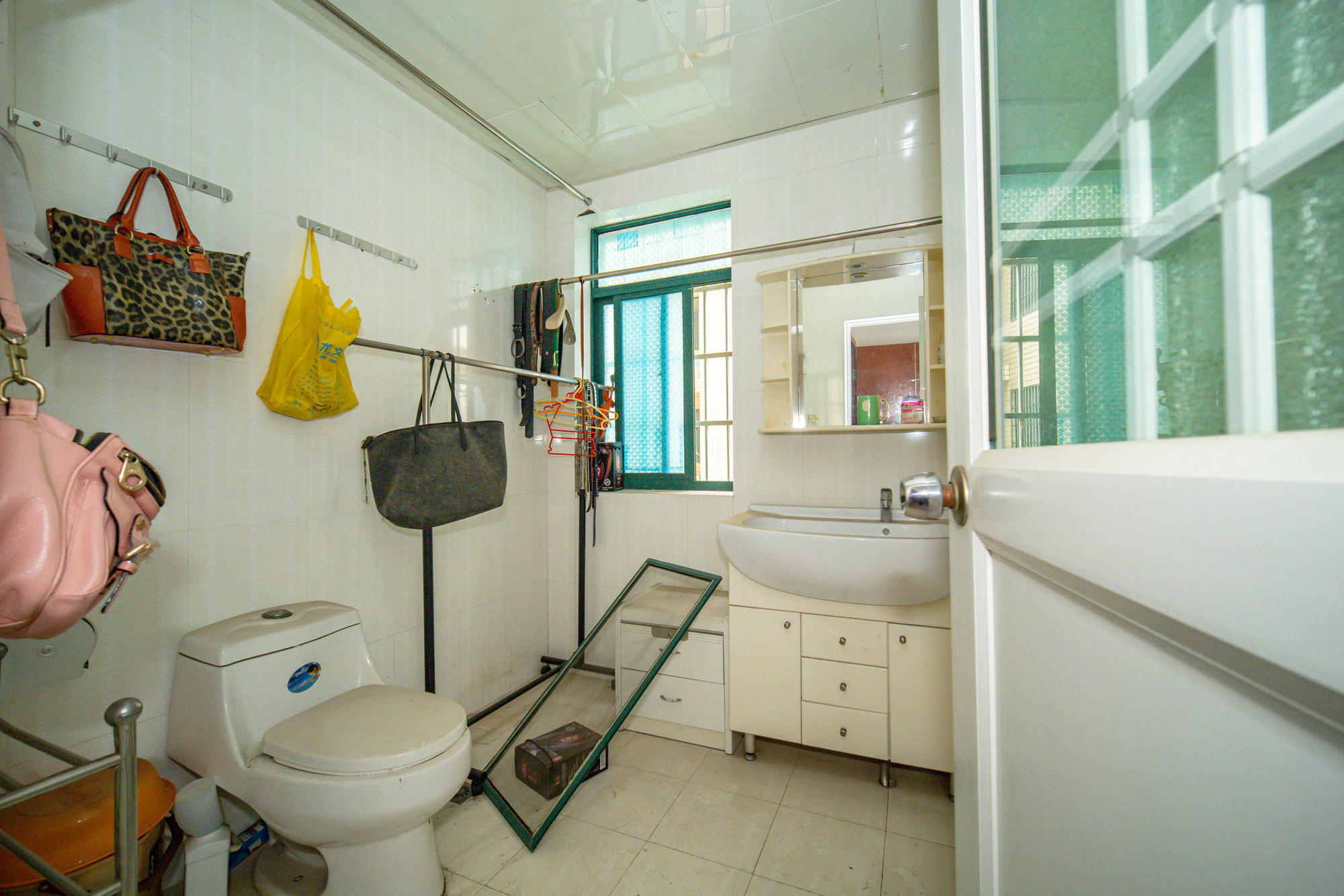 天和华城 3室2厅2卫 59.8万 天和华城 3室2厅2卫 59.8万卫生间