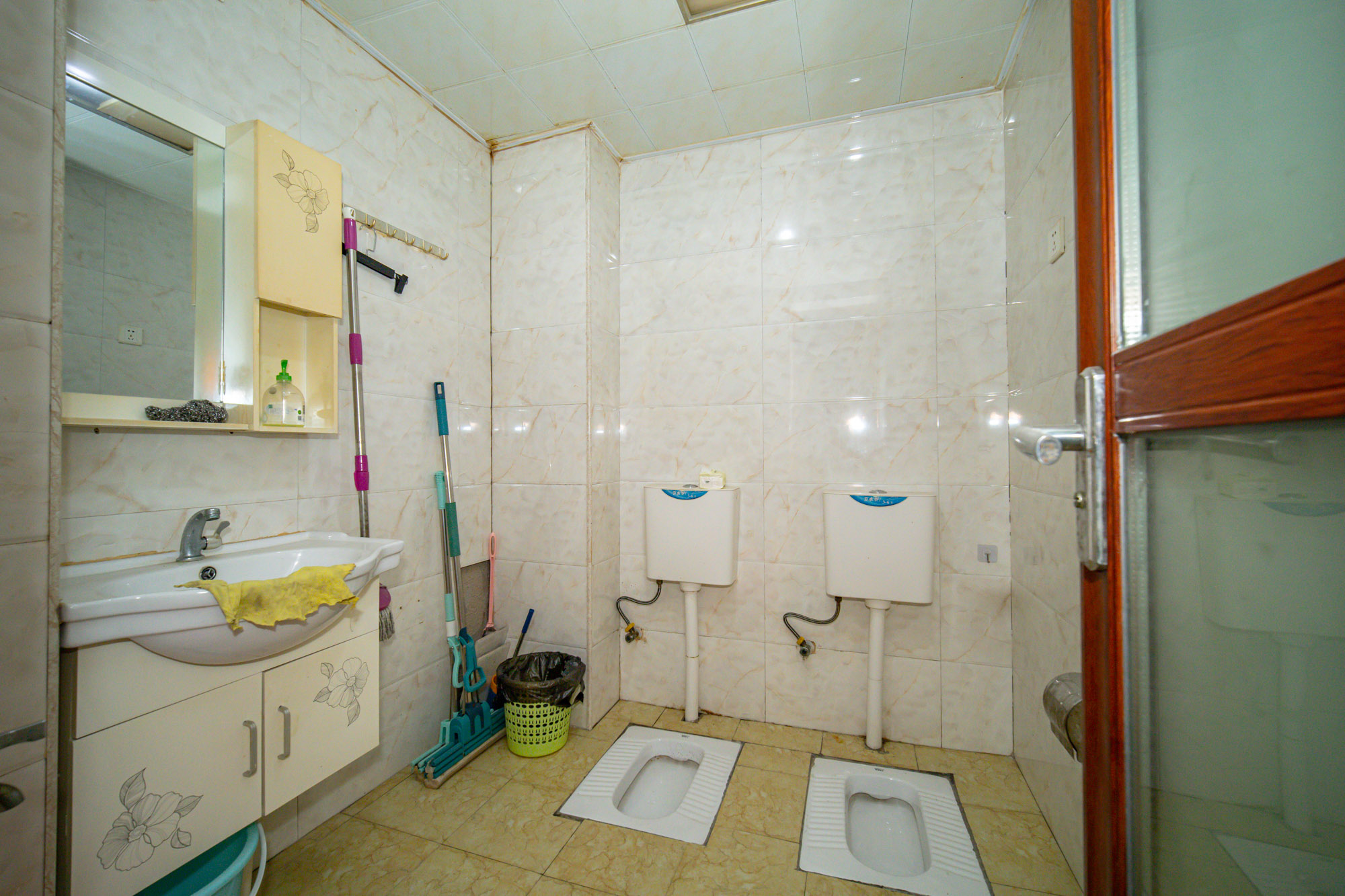 星大峰汇商务楼  1室1厅1卫    100.0万 星大峰汇商务楼  1室1厅1卫    100.0万卫生间