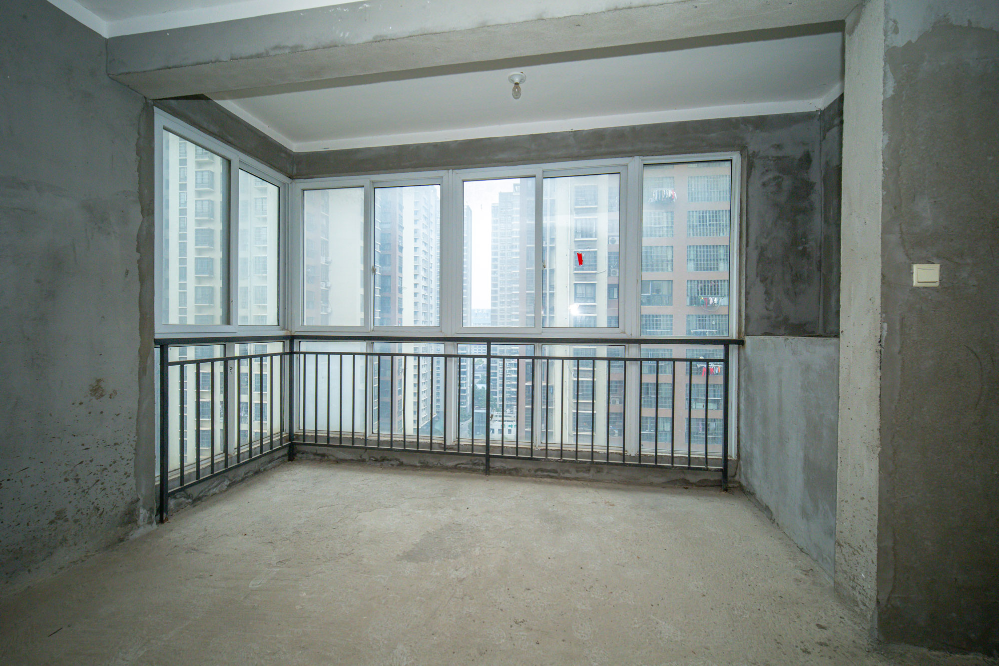 楚天世纪城东苑 4室2厅2卫 69.8万 楚天世纪城东苑 4室2厅2卫 69.8万阳台