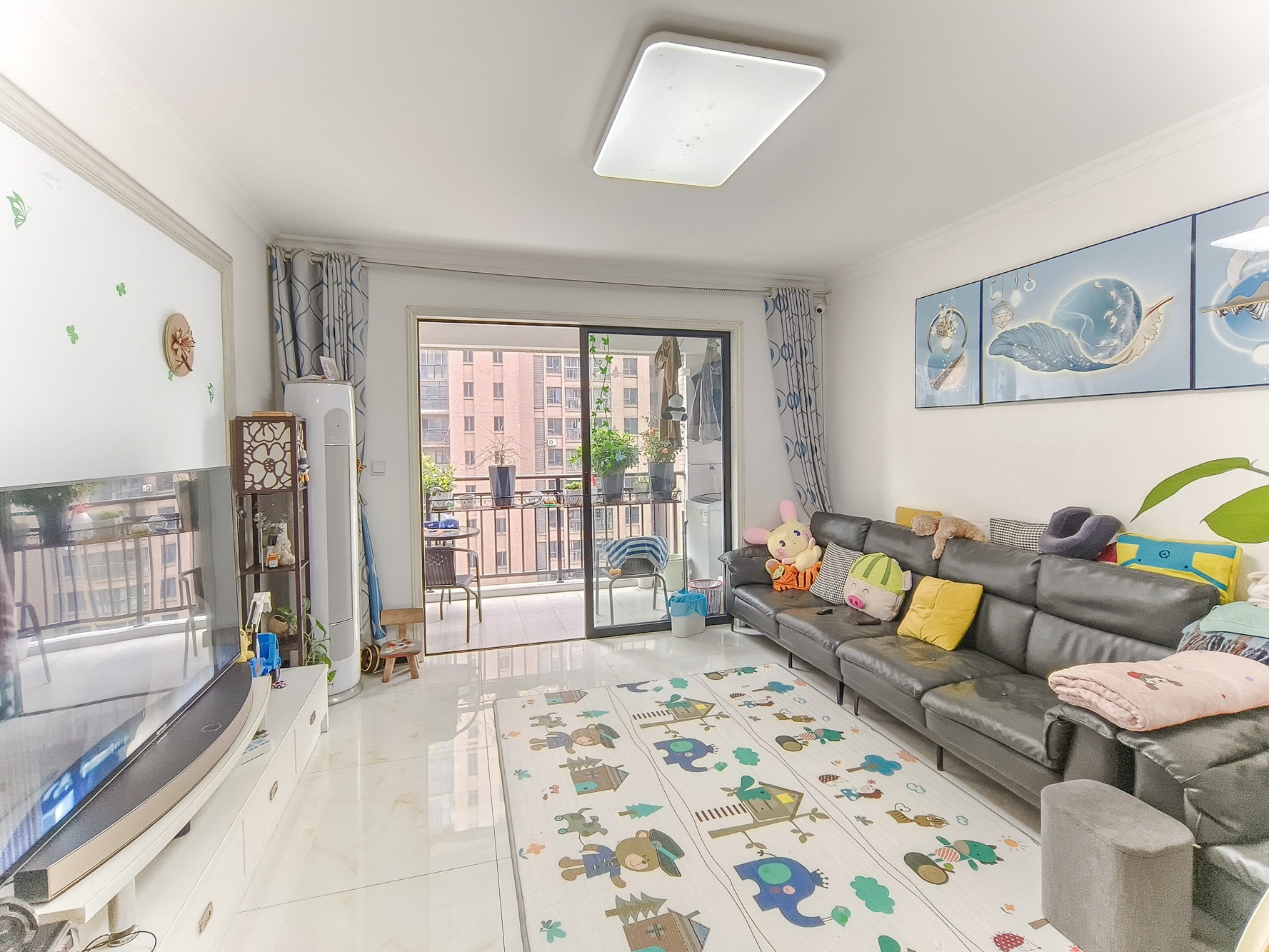 三一街区  3室2厅1卫    73.8万 三一街区  3室2厅1卫    73.8万