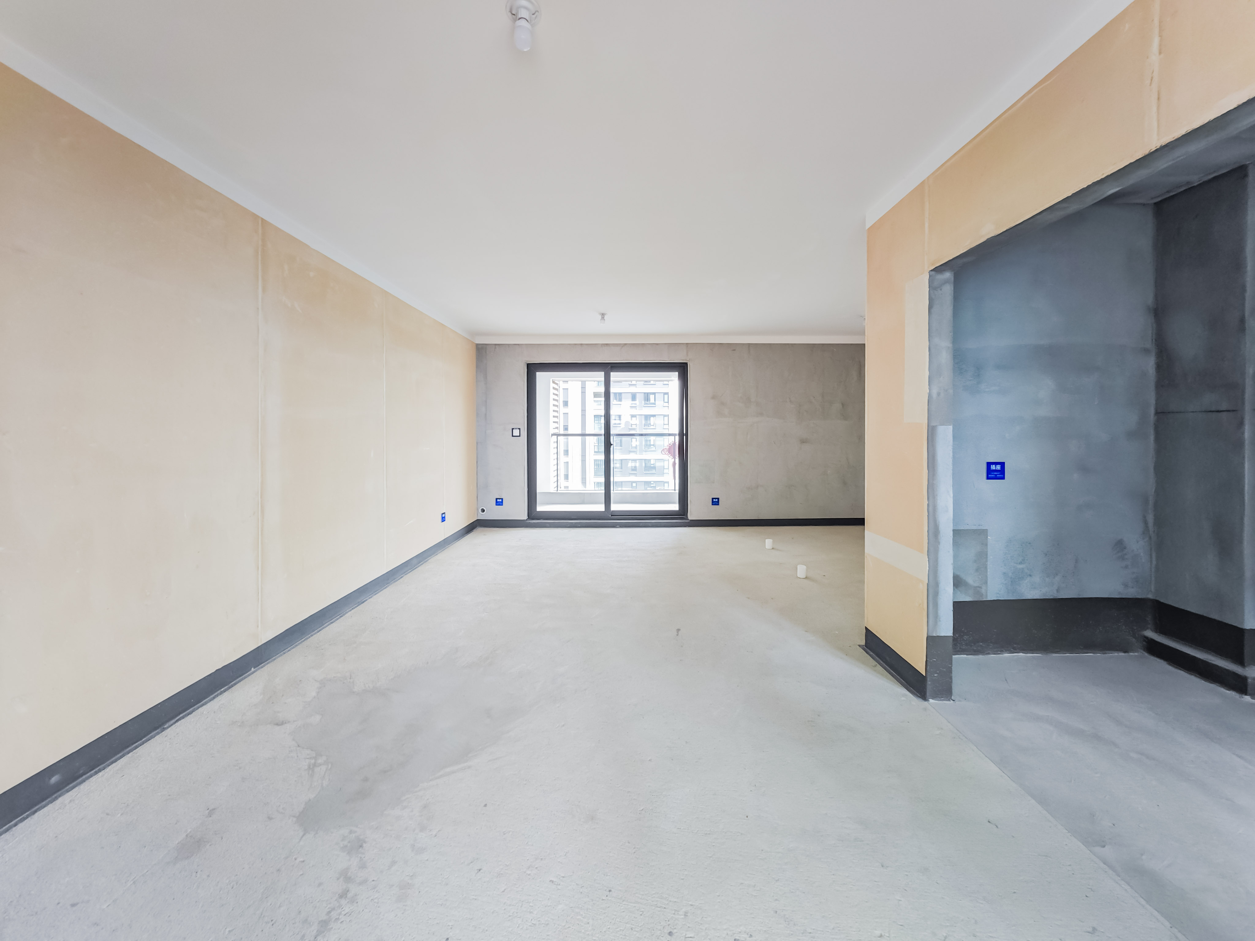 建发玖洲观澜  3室2厅2卫   175.00万其他