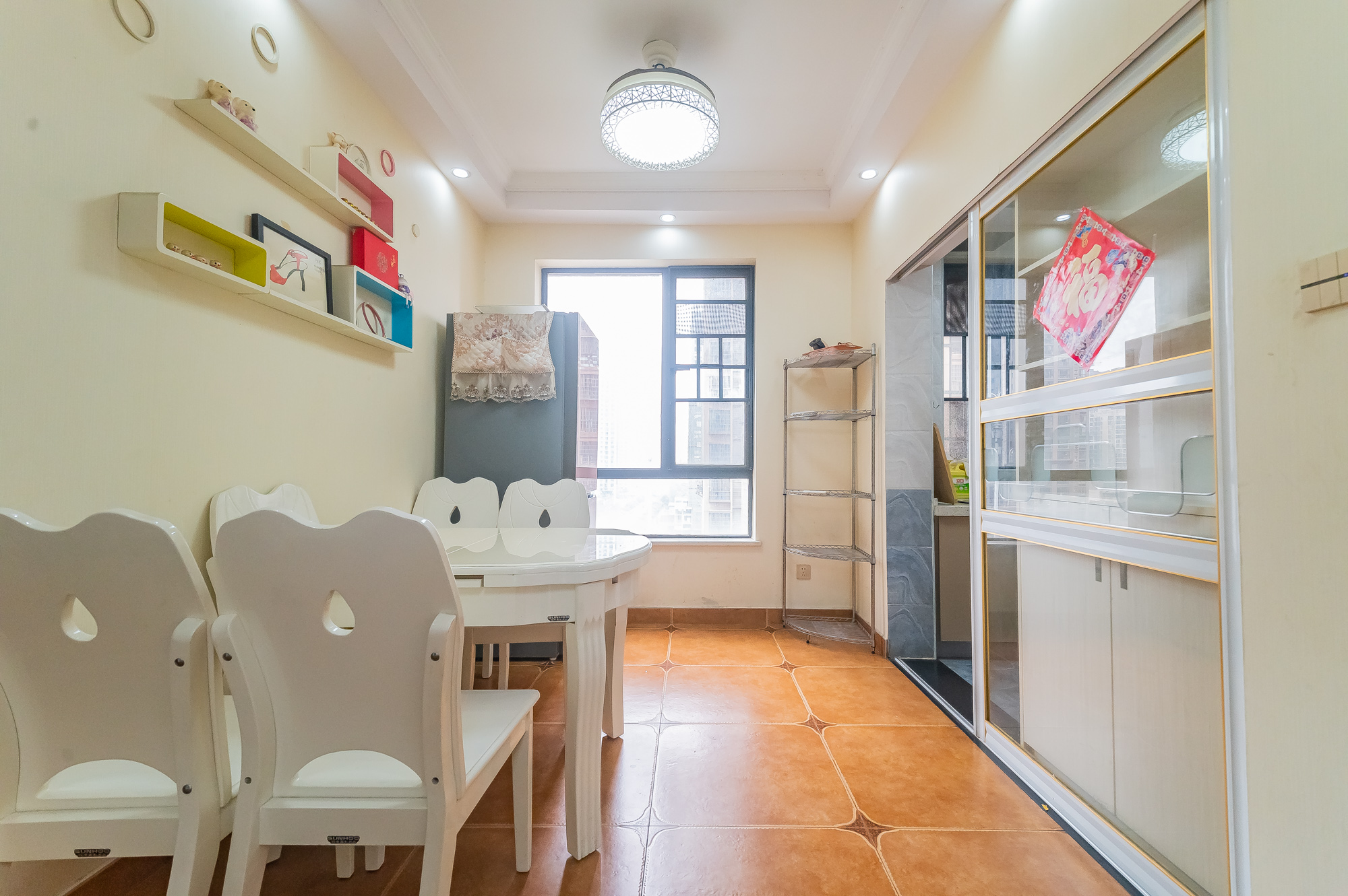 印山蓝色海岸  3室2厅1卫    76.0万 印山蓝色海岸  3室2厅1卫    76.0万客厅