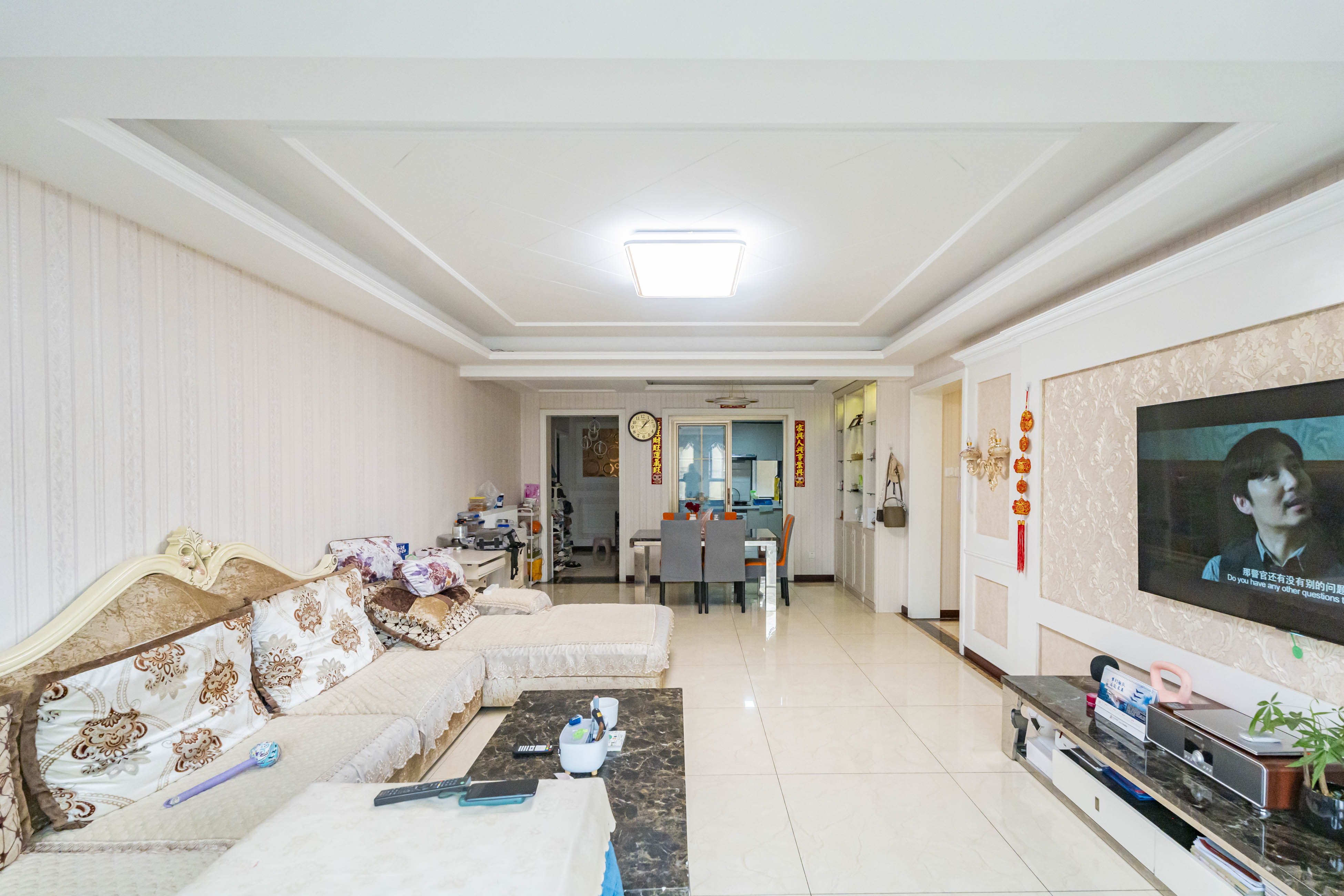 悦湖山 4室2厅2卫 148.0万 悦湖山 4室2厅2卫 148.0万客厅