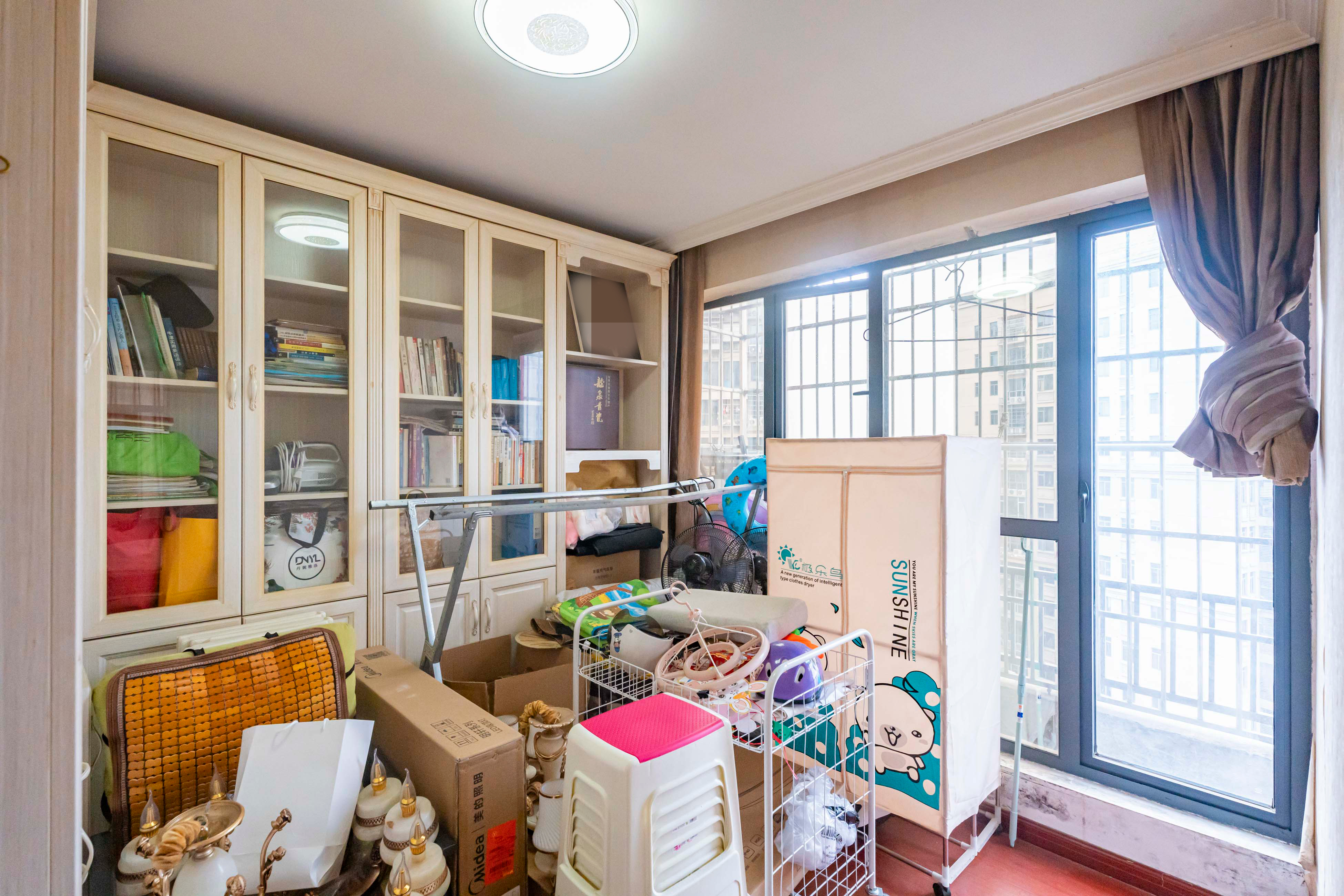 悦湖山 4室2厅2卫 148.0万 悦湖山 4室2厅2卫 148.0万卧室