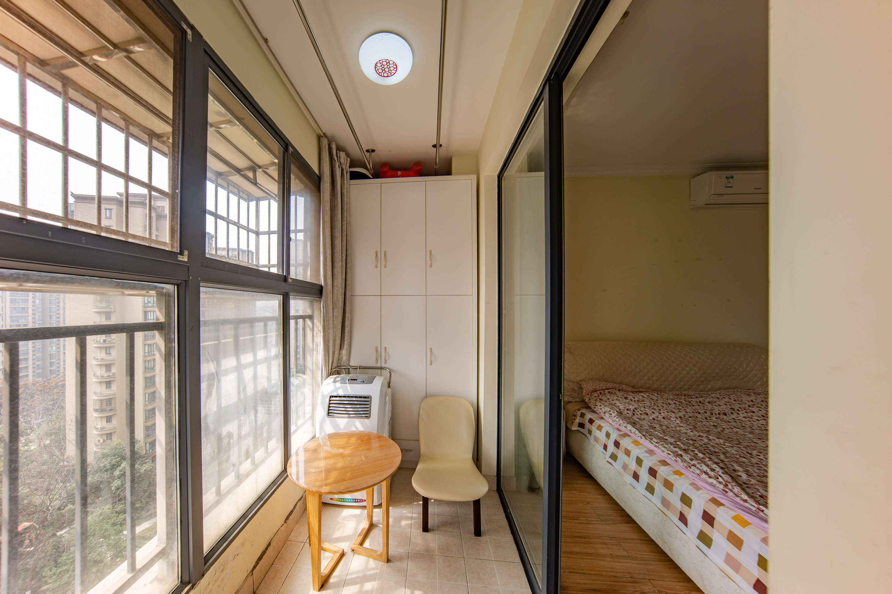 中建麓山和苑  3室2厅1卫   64.00万阳台