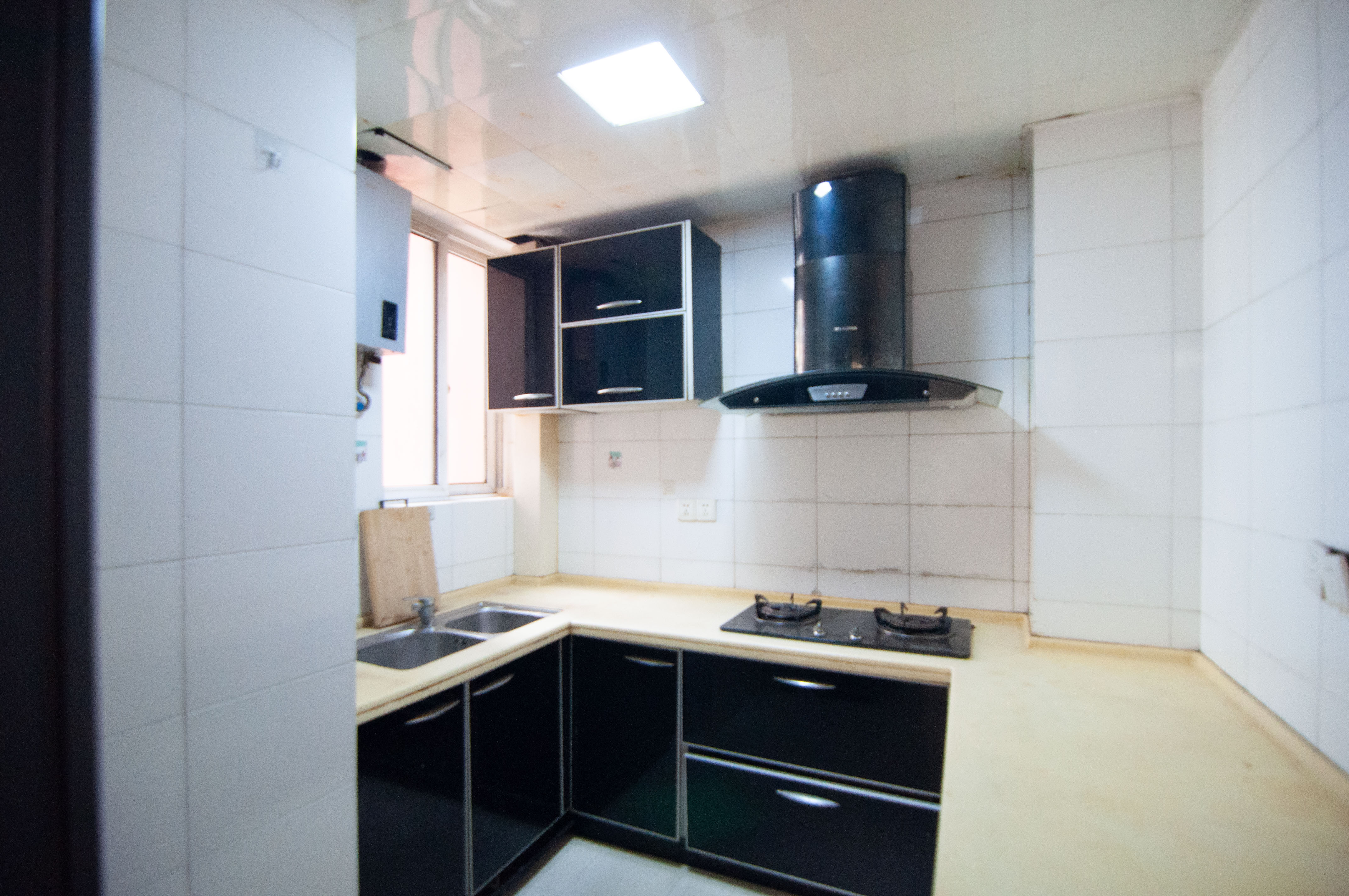 玛依拉山庄 2室2厅1卫 69.8万 玛依拉山庄 2室2厅1卫 69.8万厨房